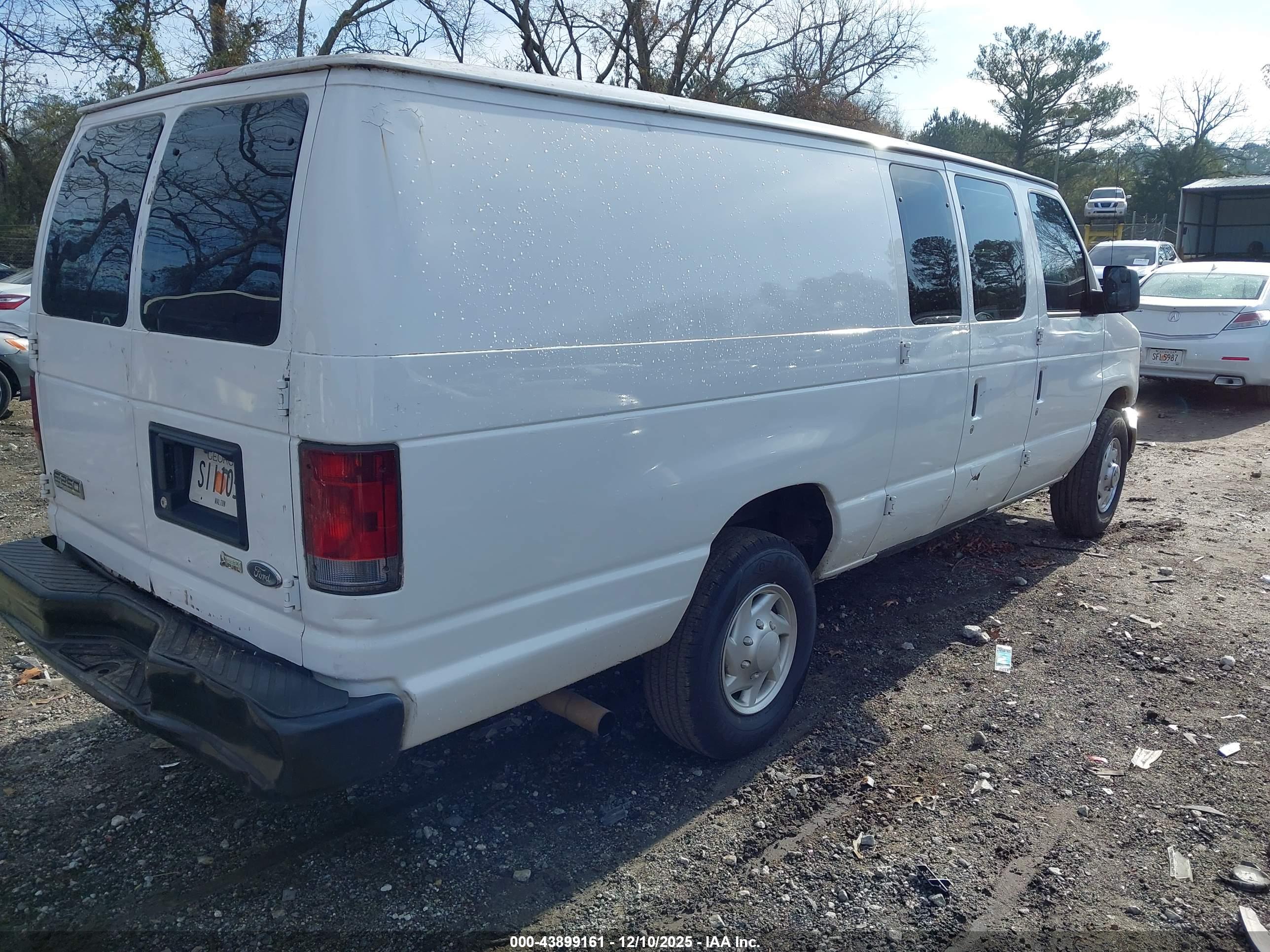 FORD E-250 image 4