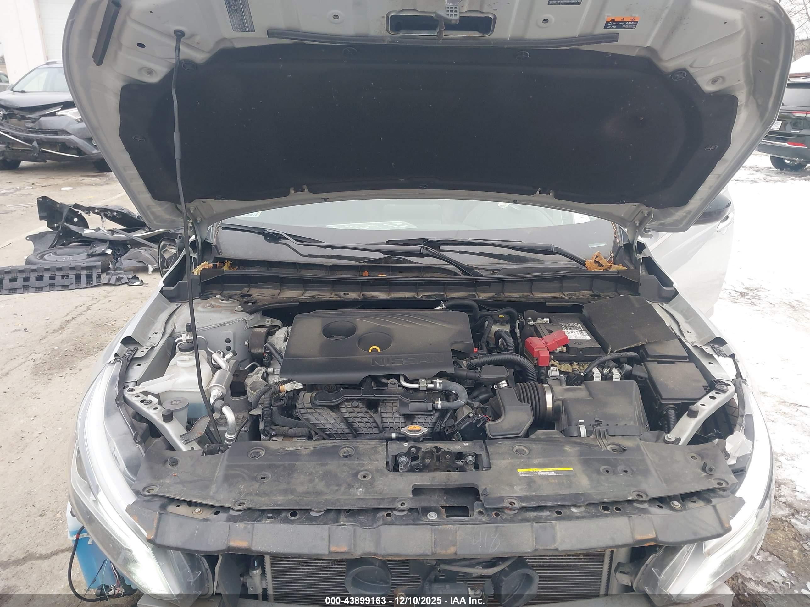 NISSAN ALTIMA image 10
