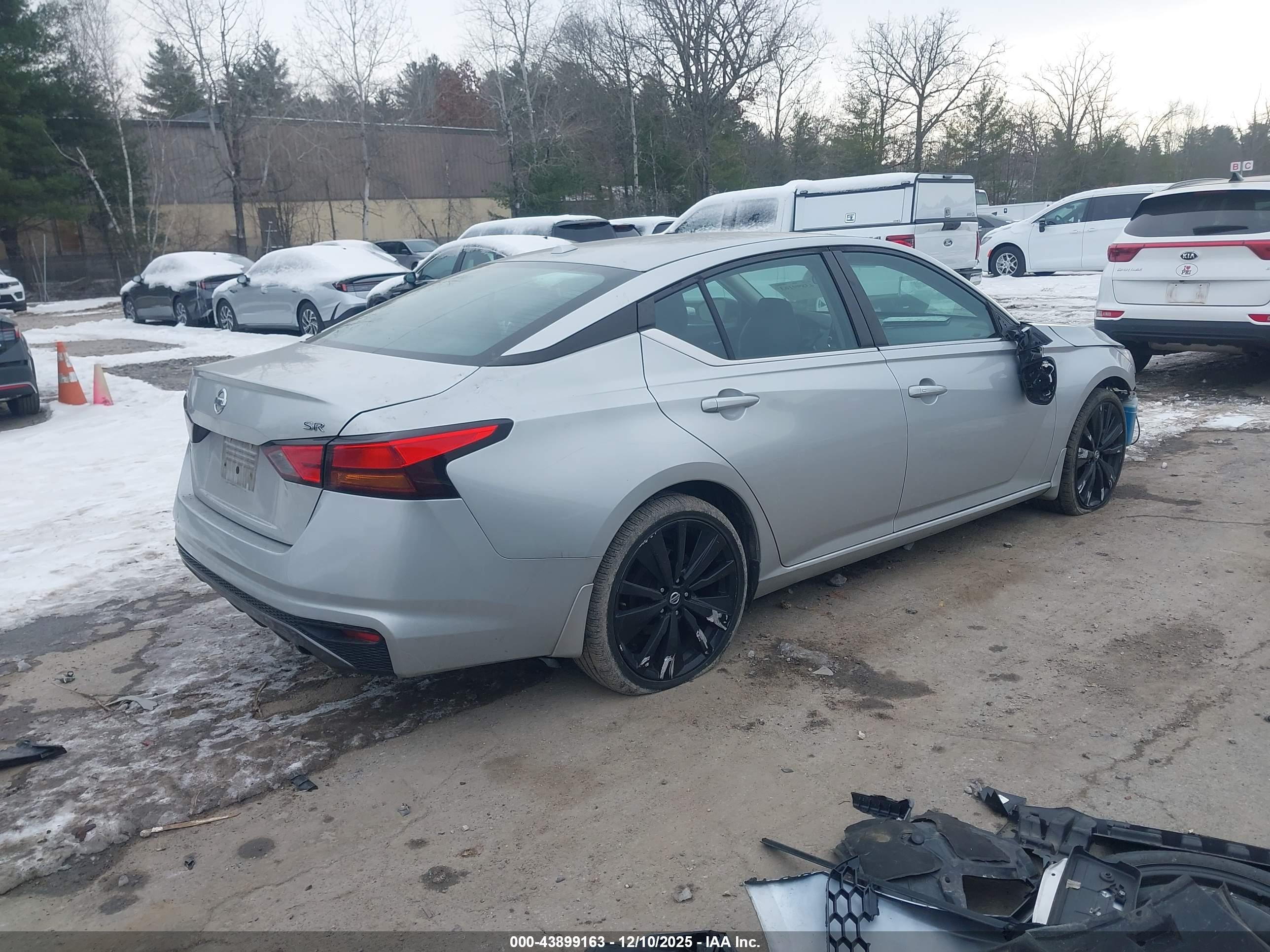 NISSAN ALTIMA image 4