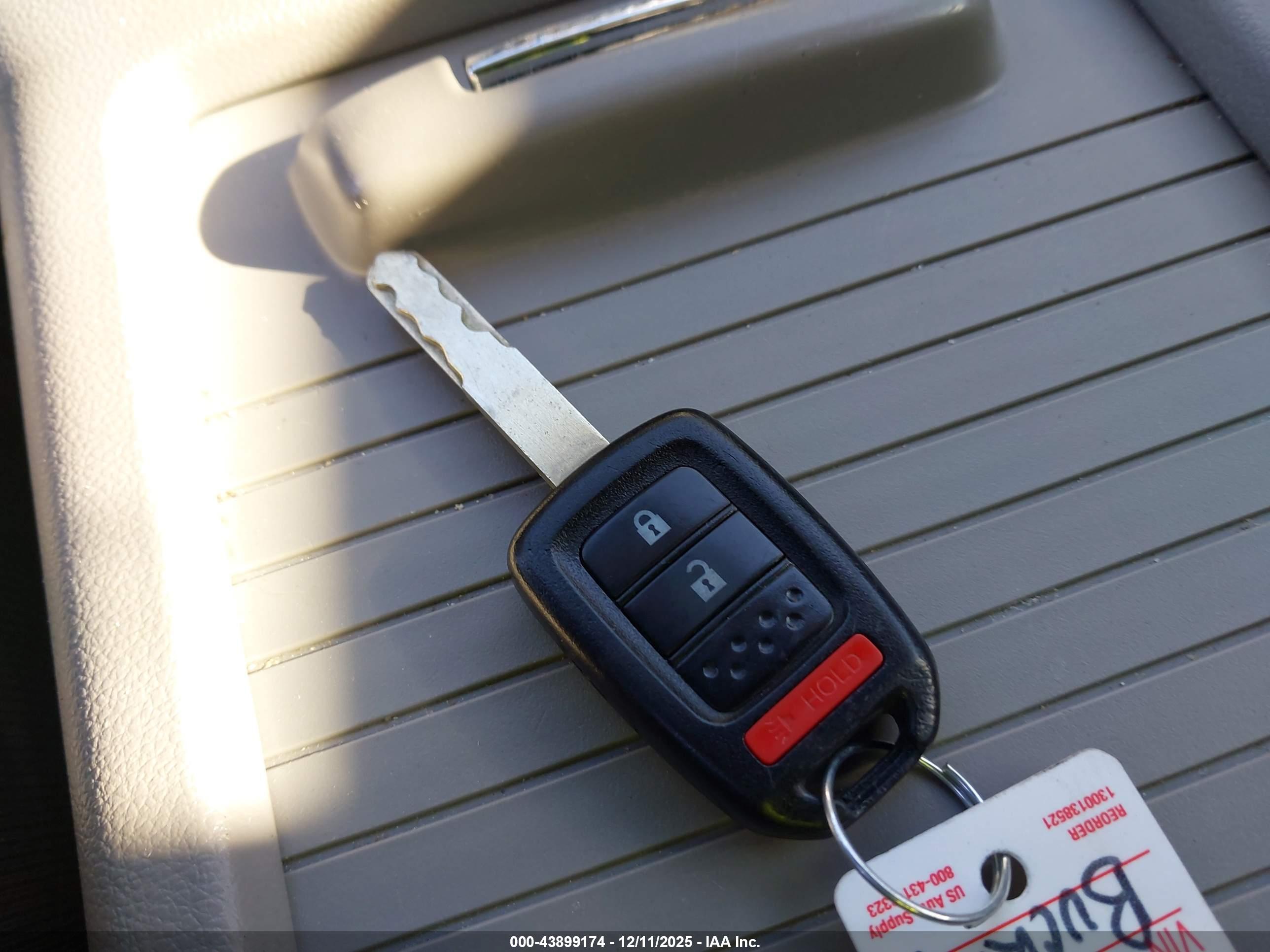 HONDA CR-V image 11