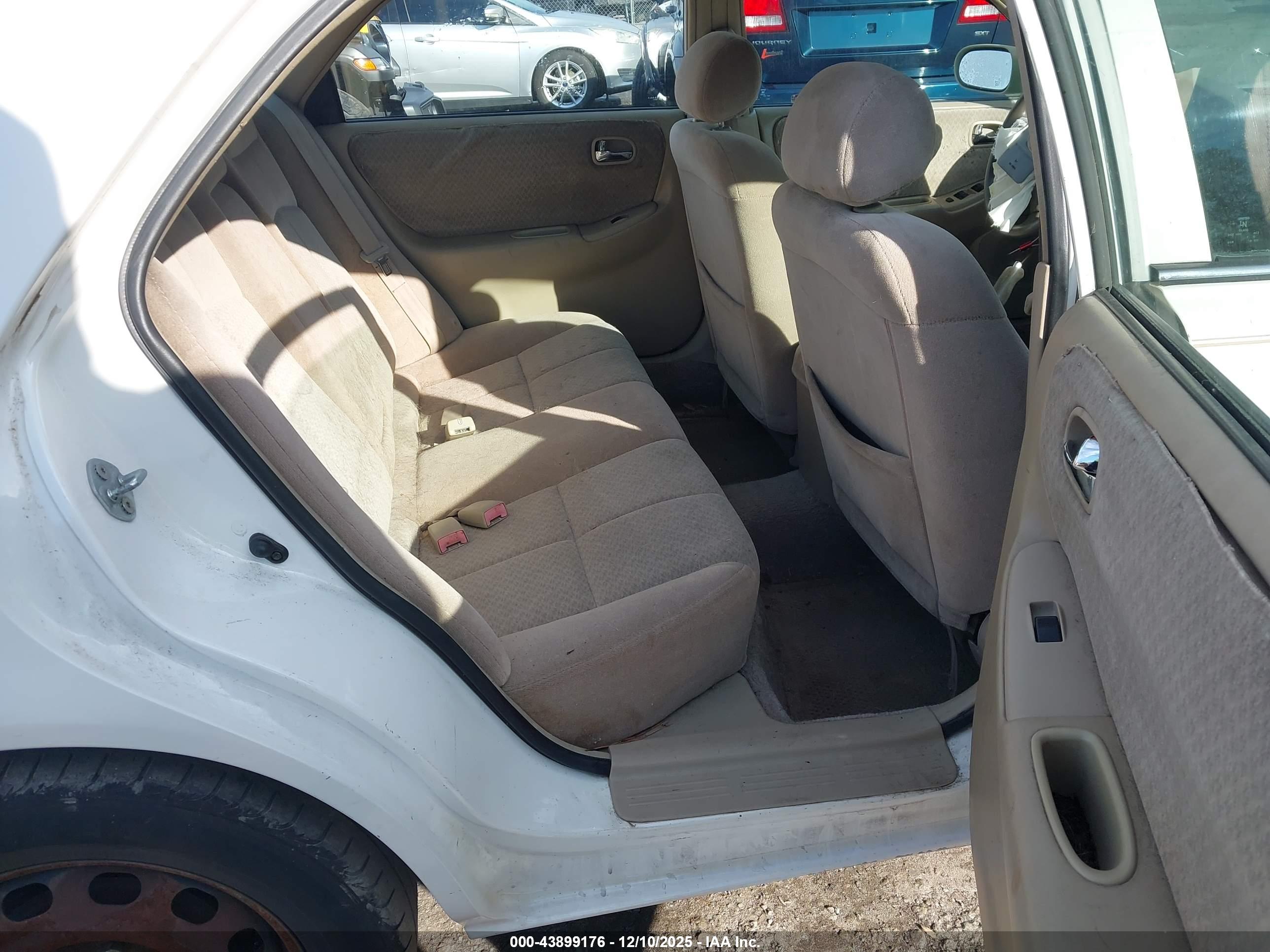 MAZDA 626 image 8
