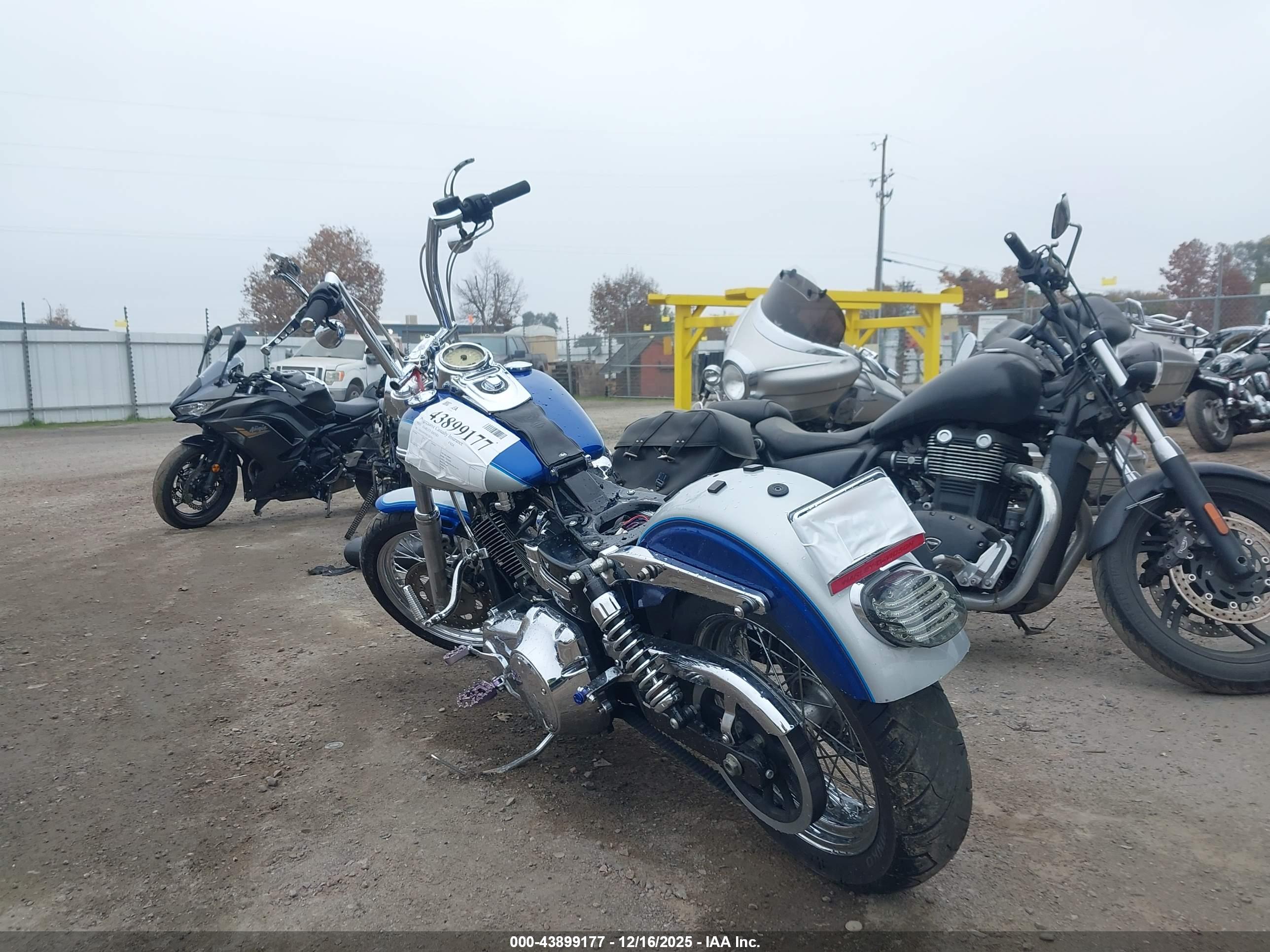 HARLEY-DAVIDSON FXDC image 3