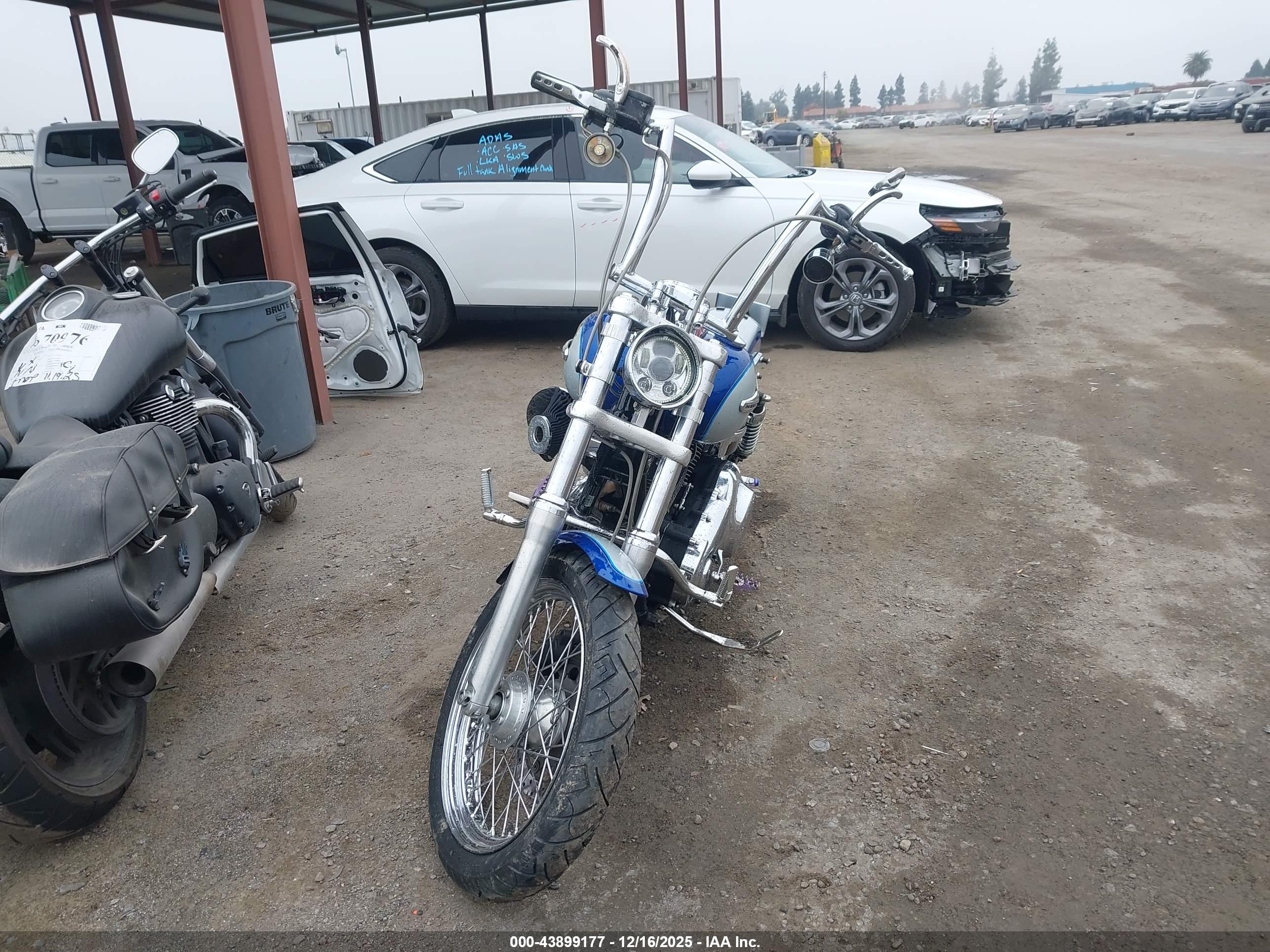 HARLEY-DAVIDSON FXDC image 5