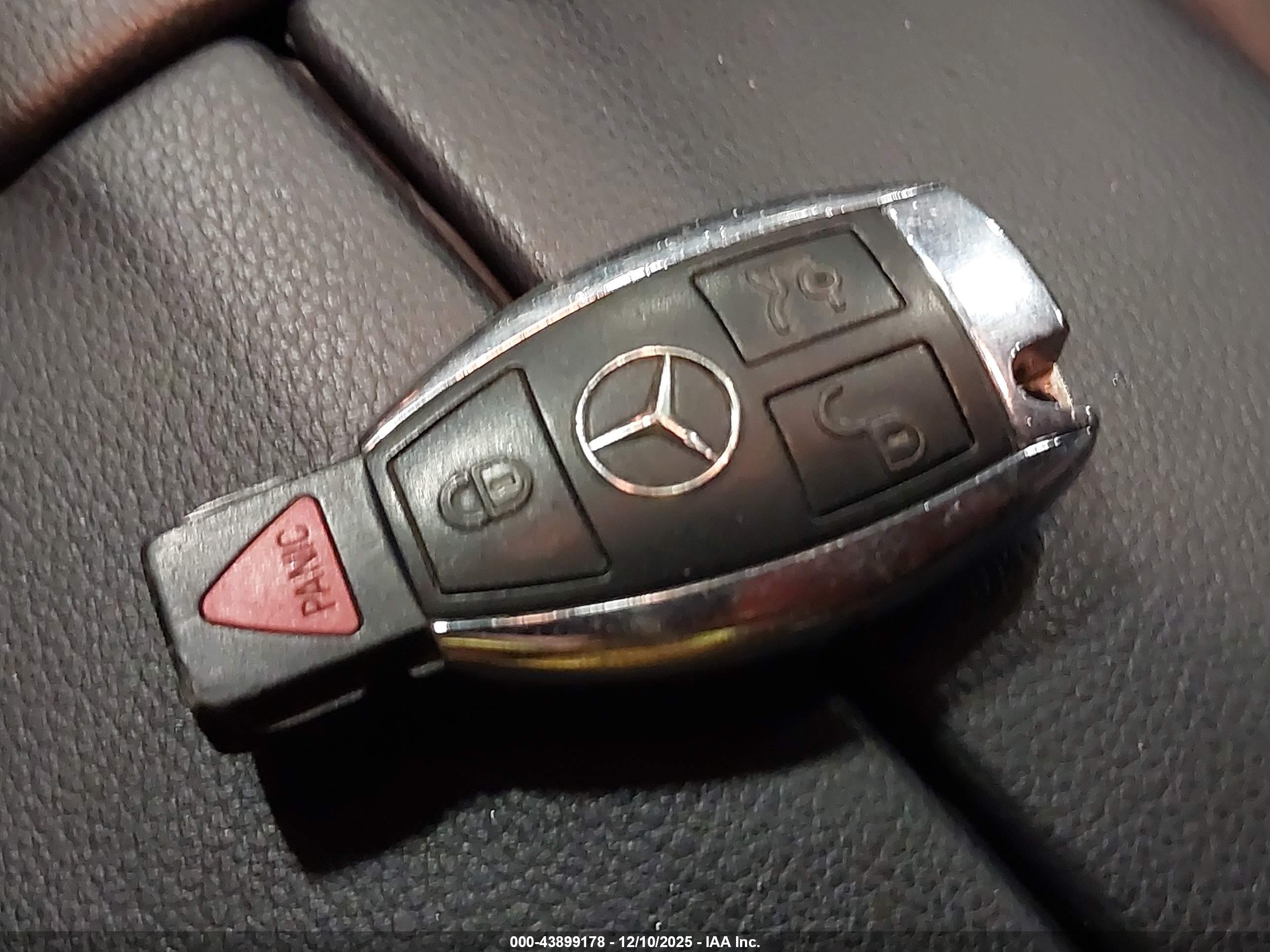 MERCEDES-BENZ E image 11