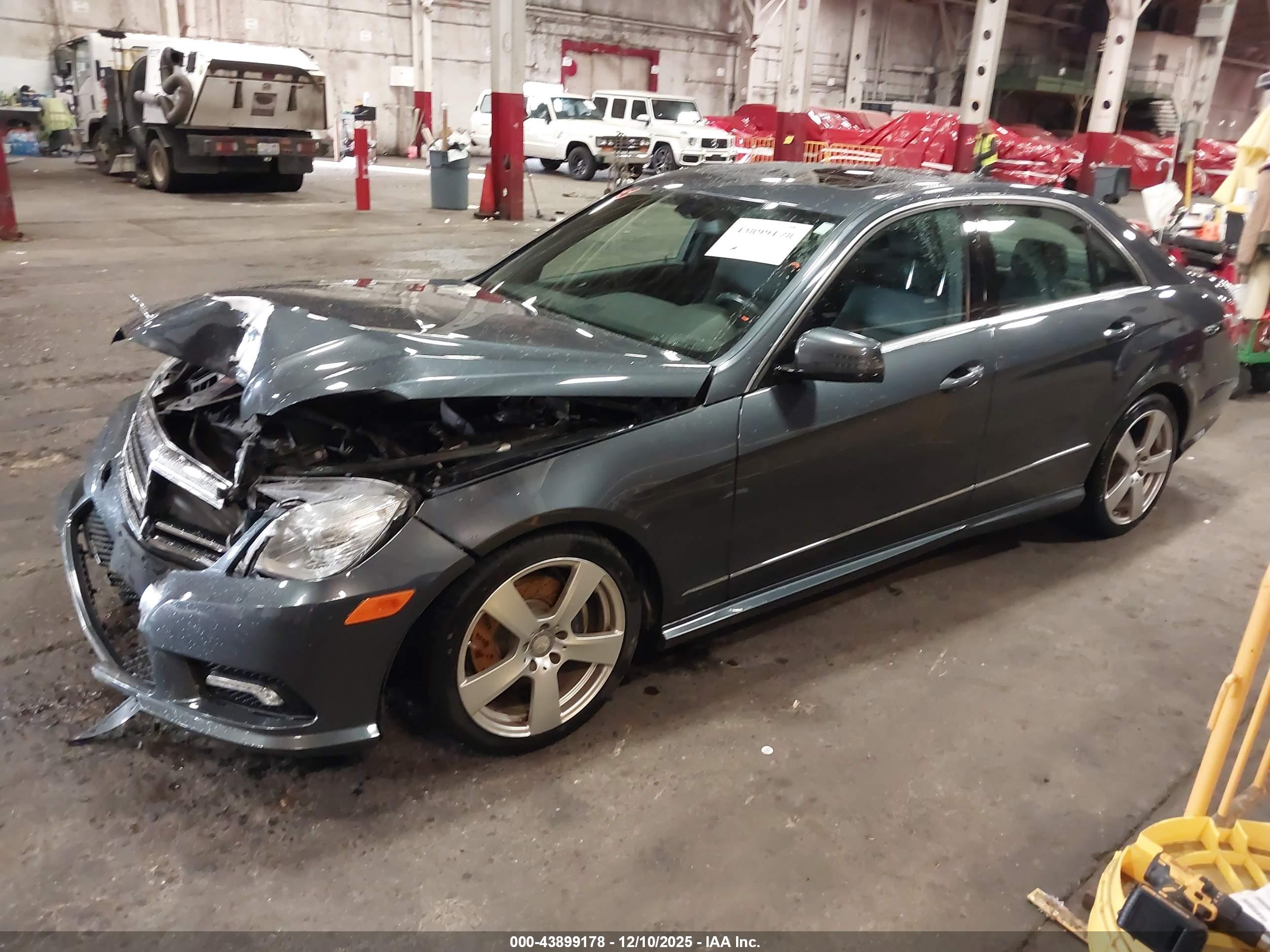 MERCEDES-BENZ E image 2