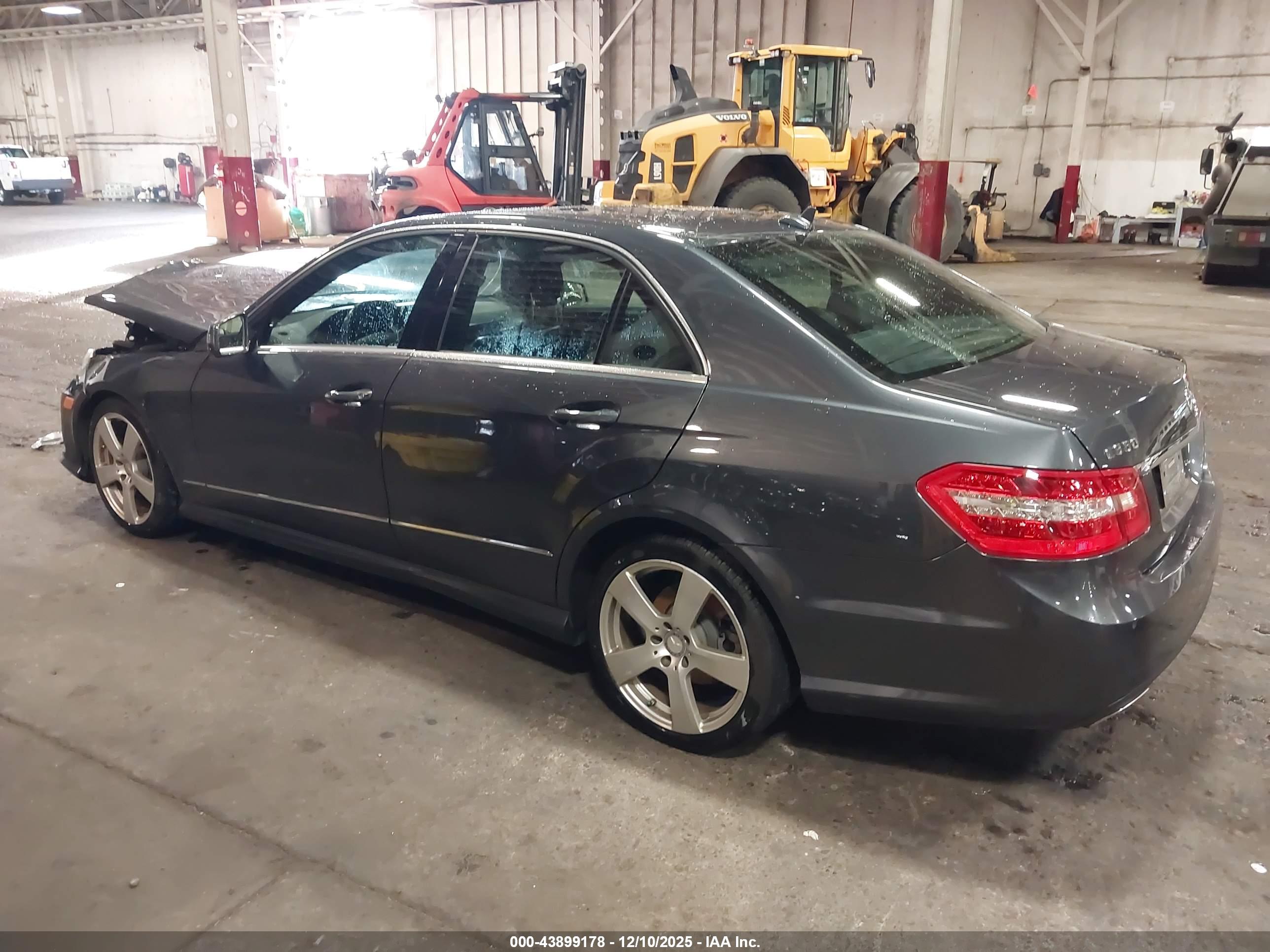 MERCEDES-BENZ E image 3