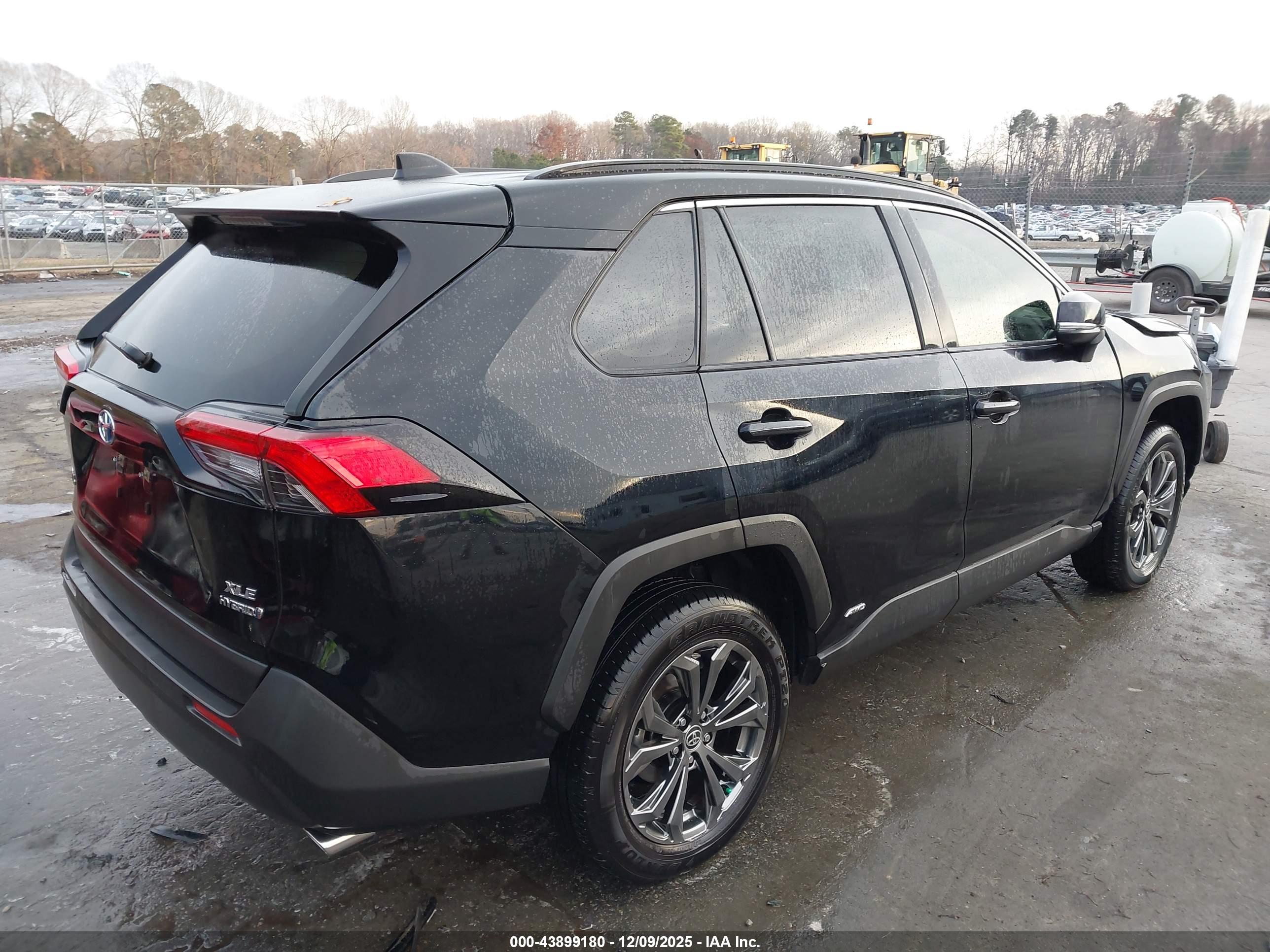 TOYOTA RAV4 image 4