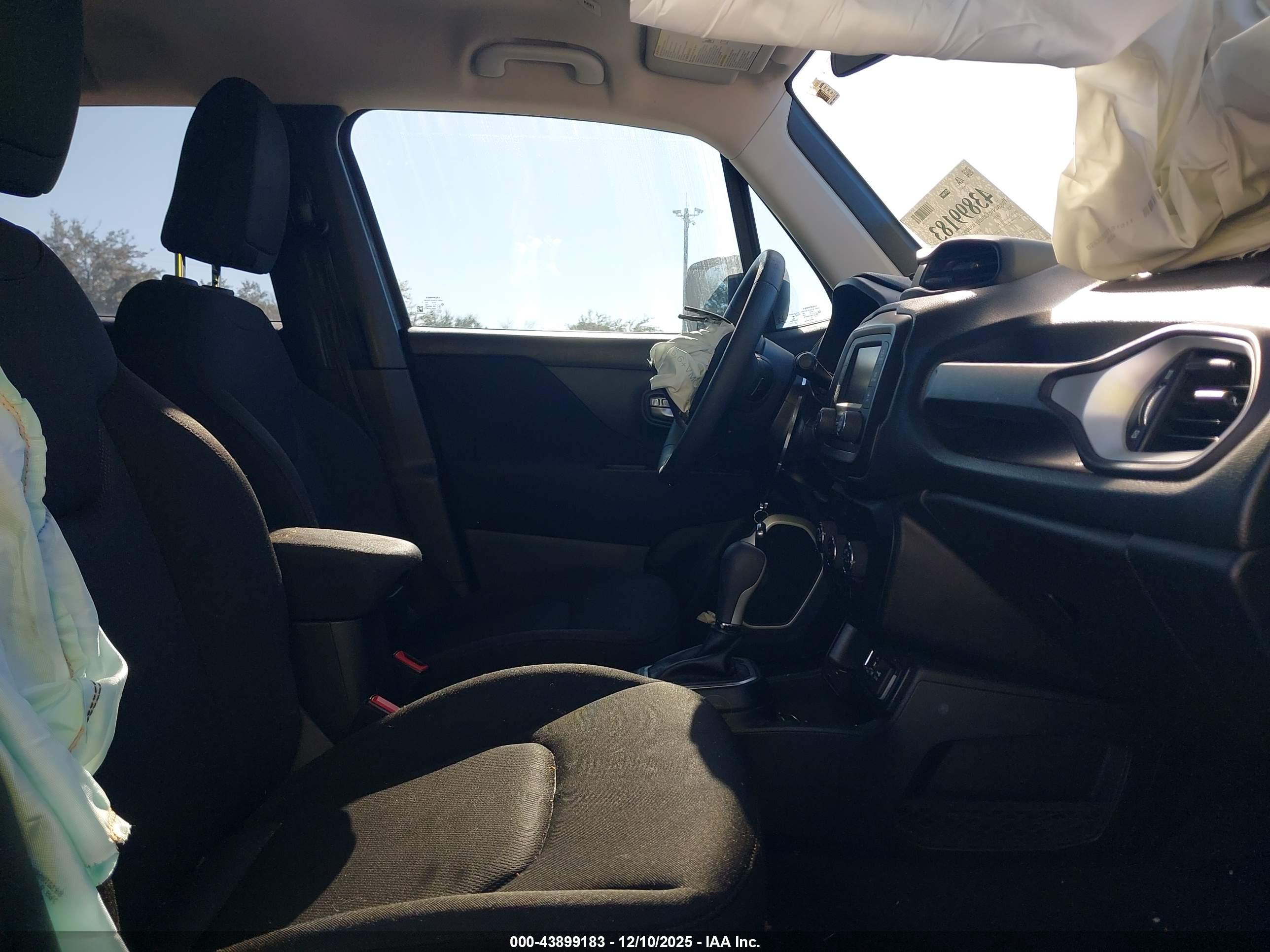 JEEP RENEGADE image 5
