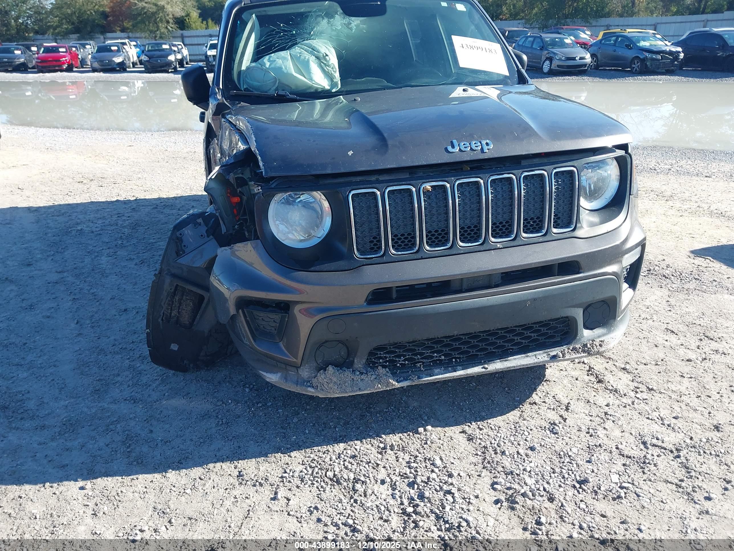 JEEP RENEGADE image 6