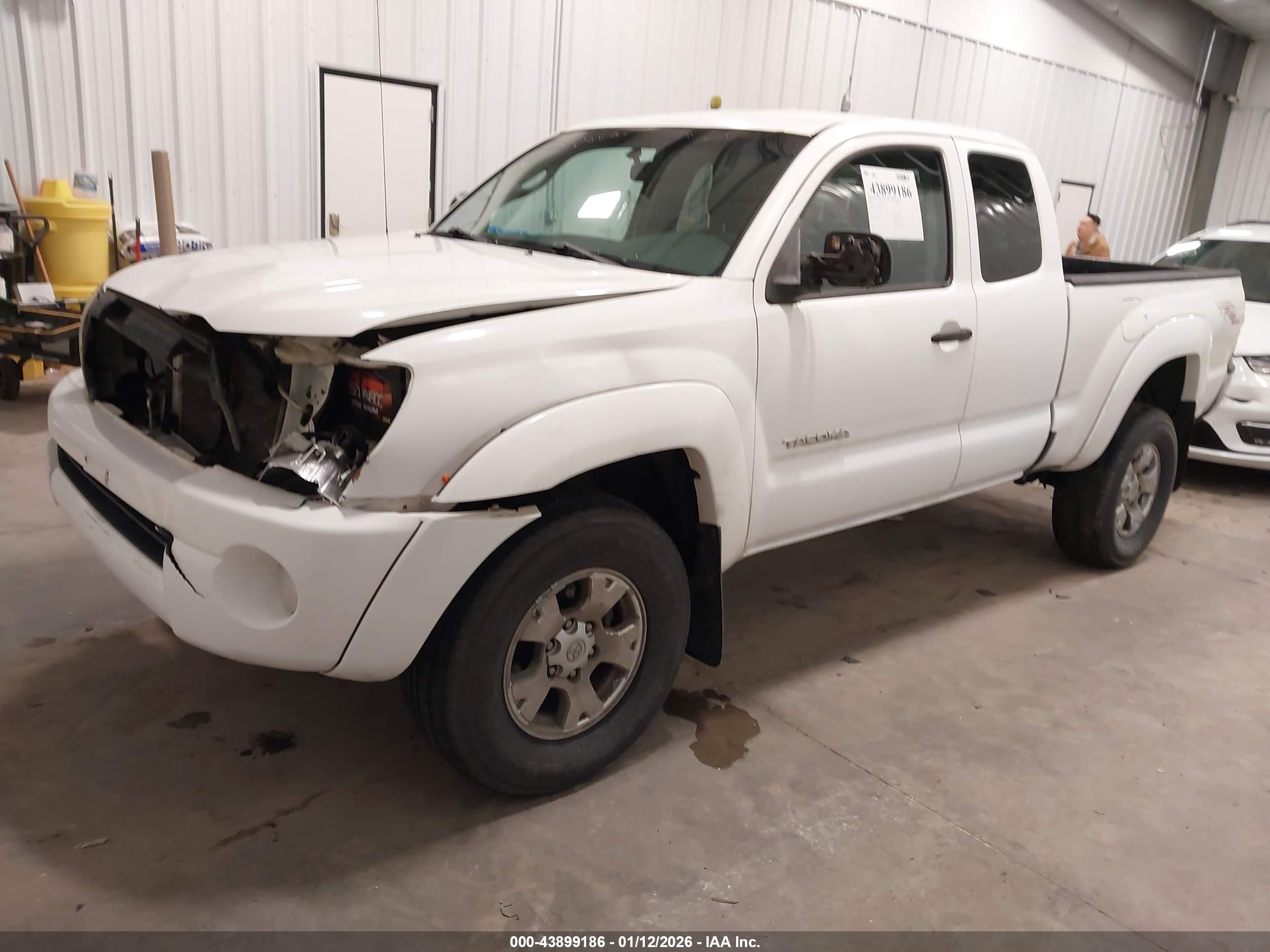 TOYOTA TACOMA image 2
