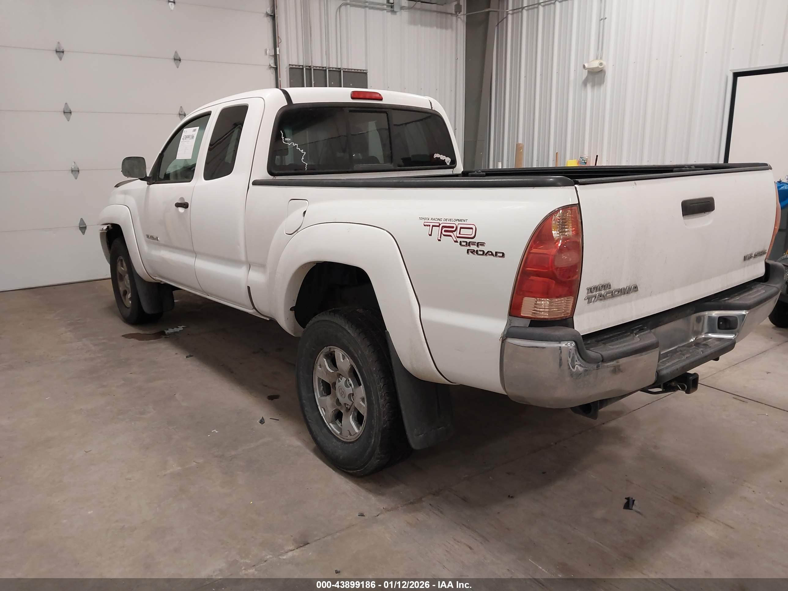 TOYOTA TACOMA image 3