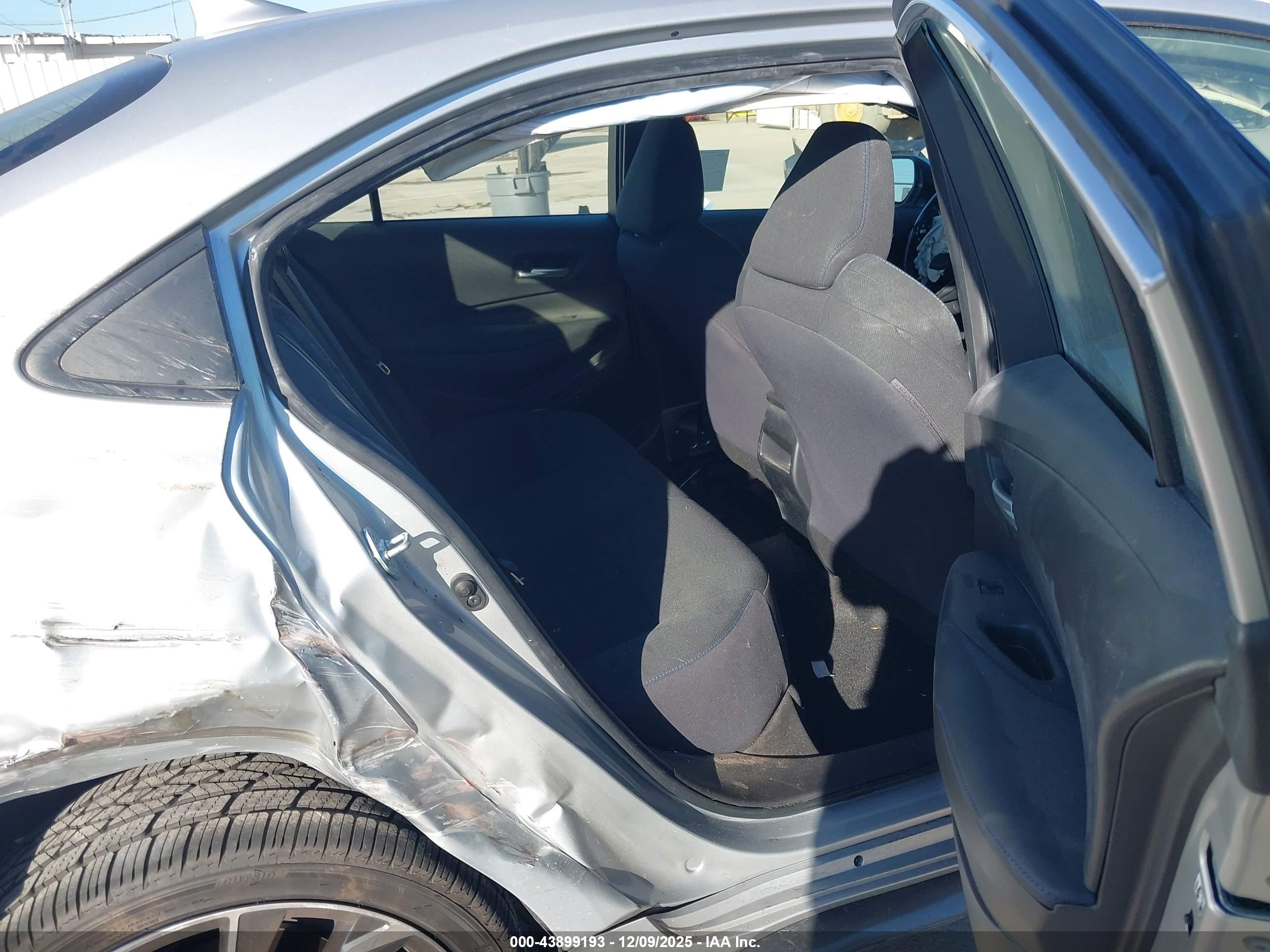 TOYOTA COROLLA image 8