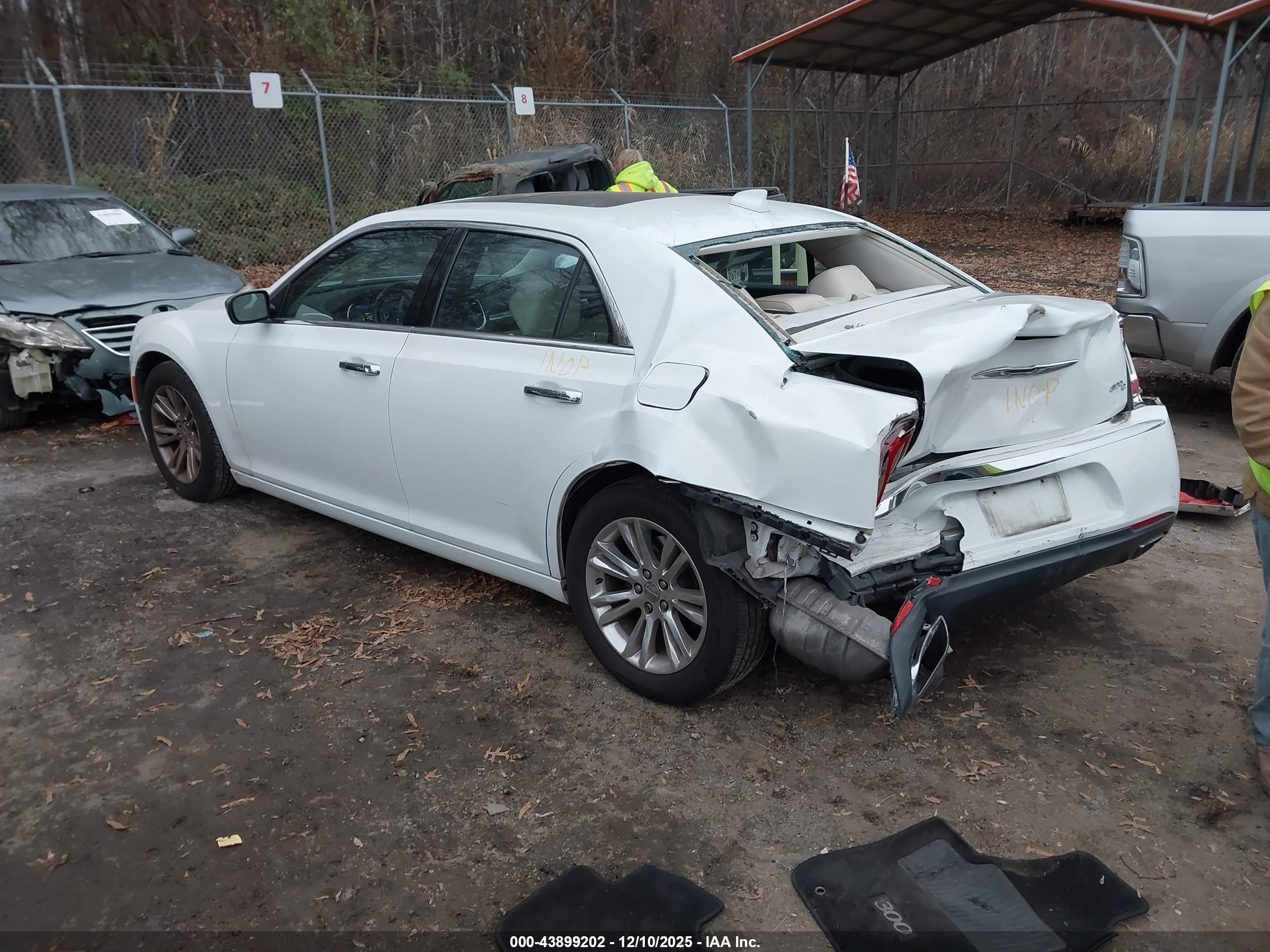 CHRYSLER 300C image 3