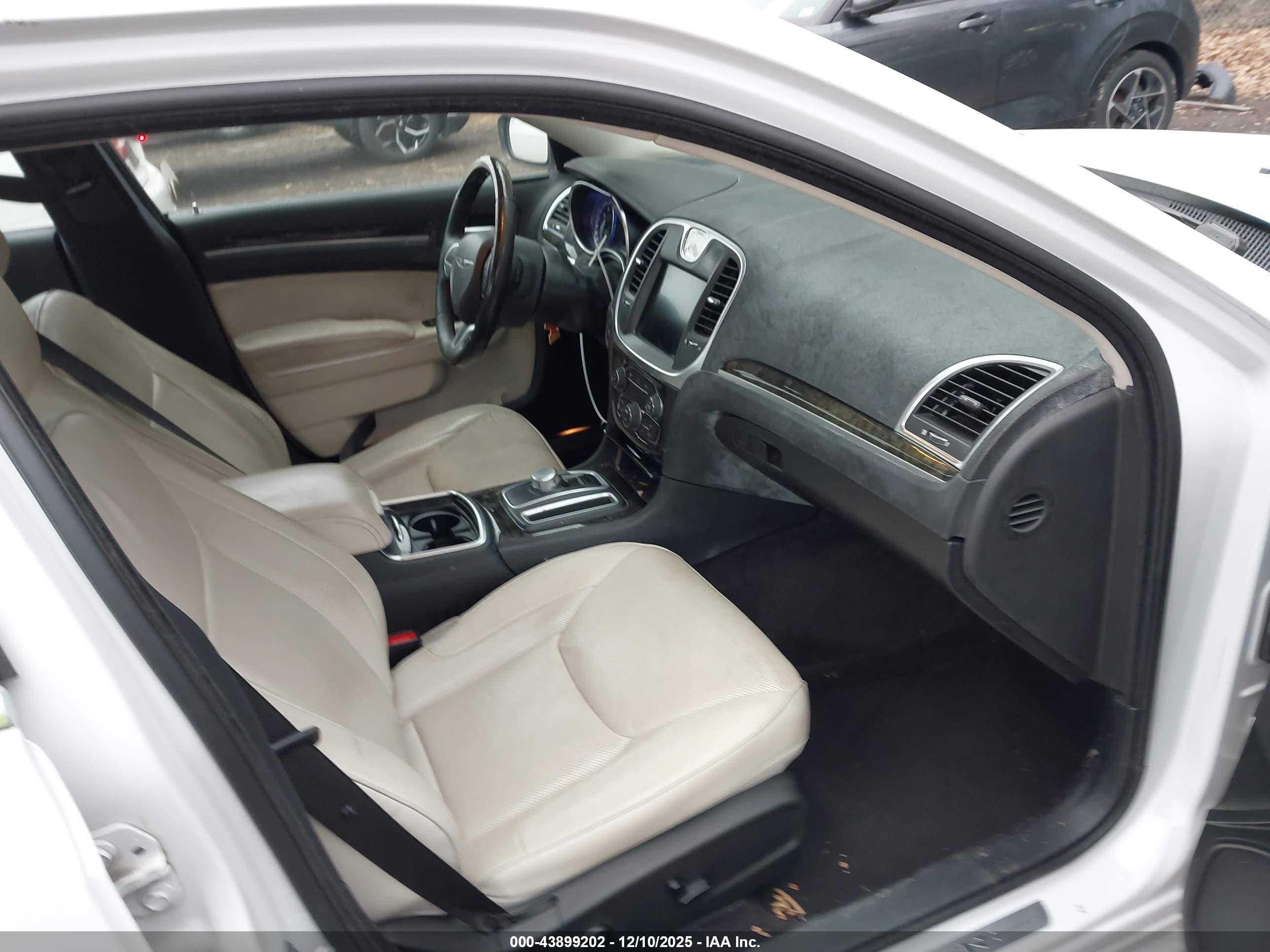 CHRYSLER 300C image 5