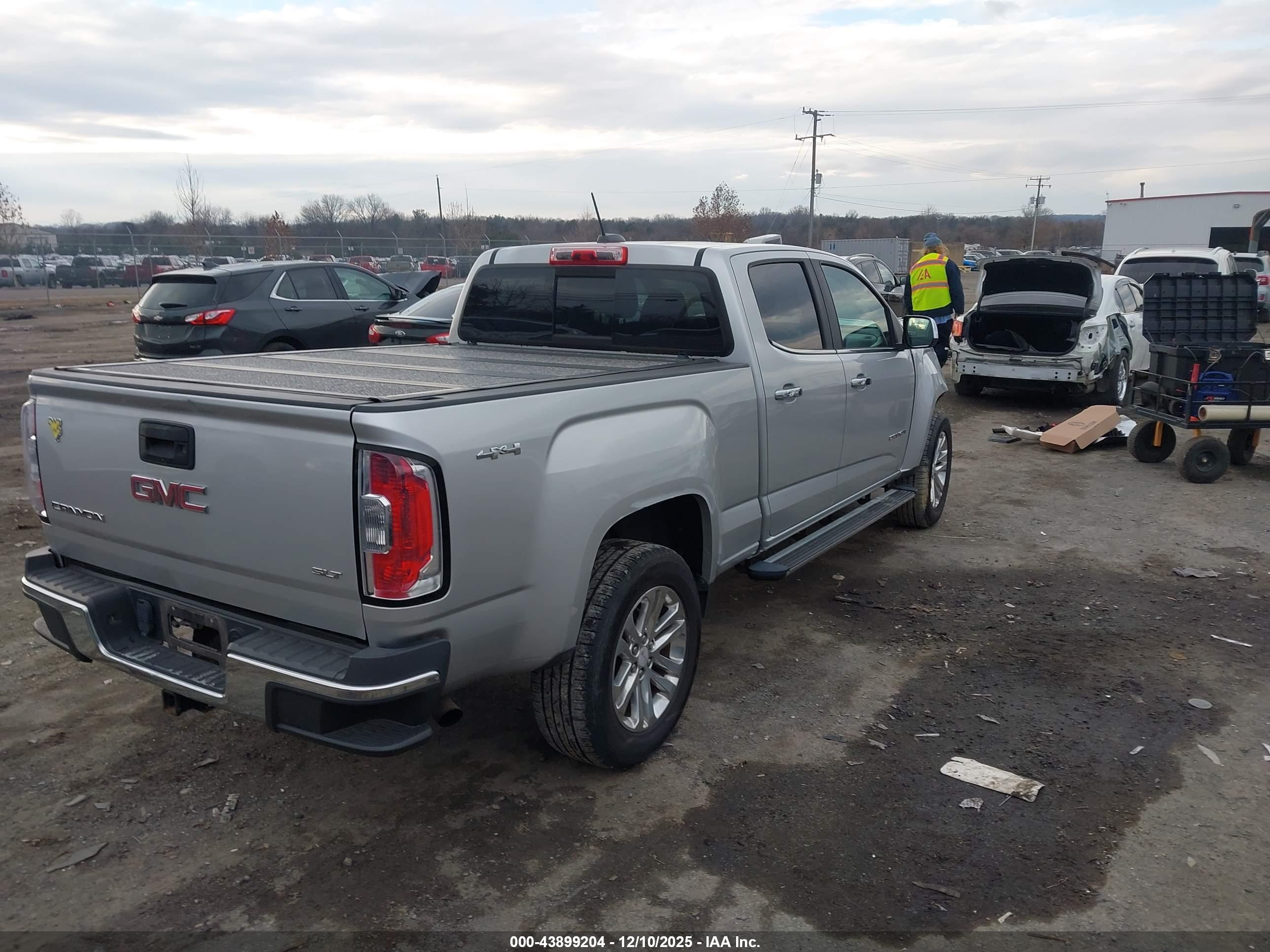 GMC CANYON image 4