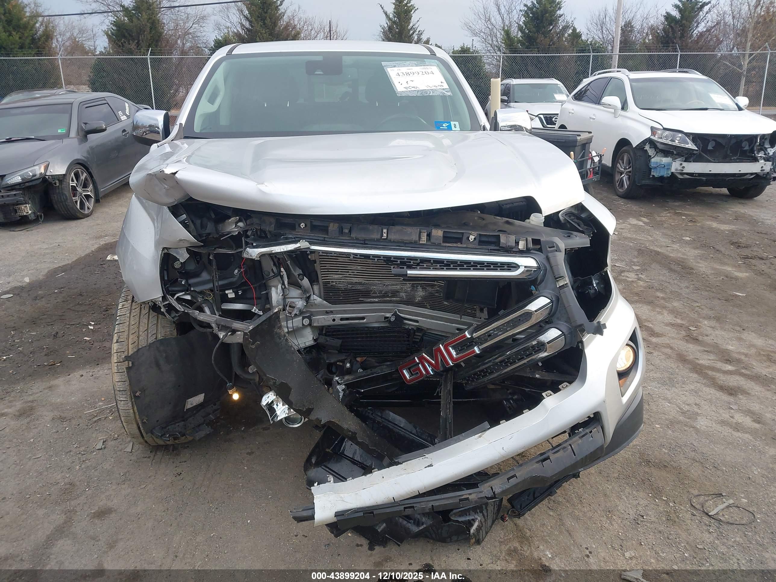 GMC CANYON image 6