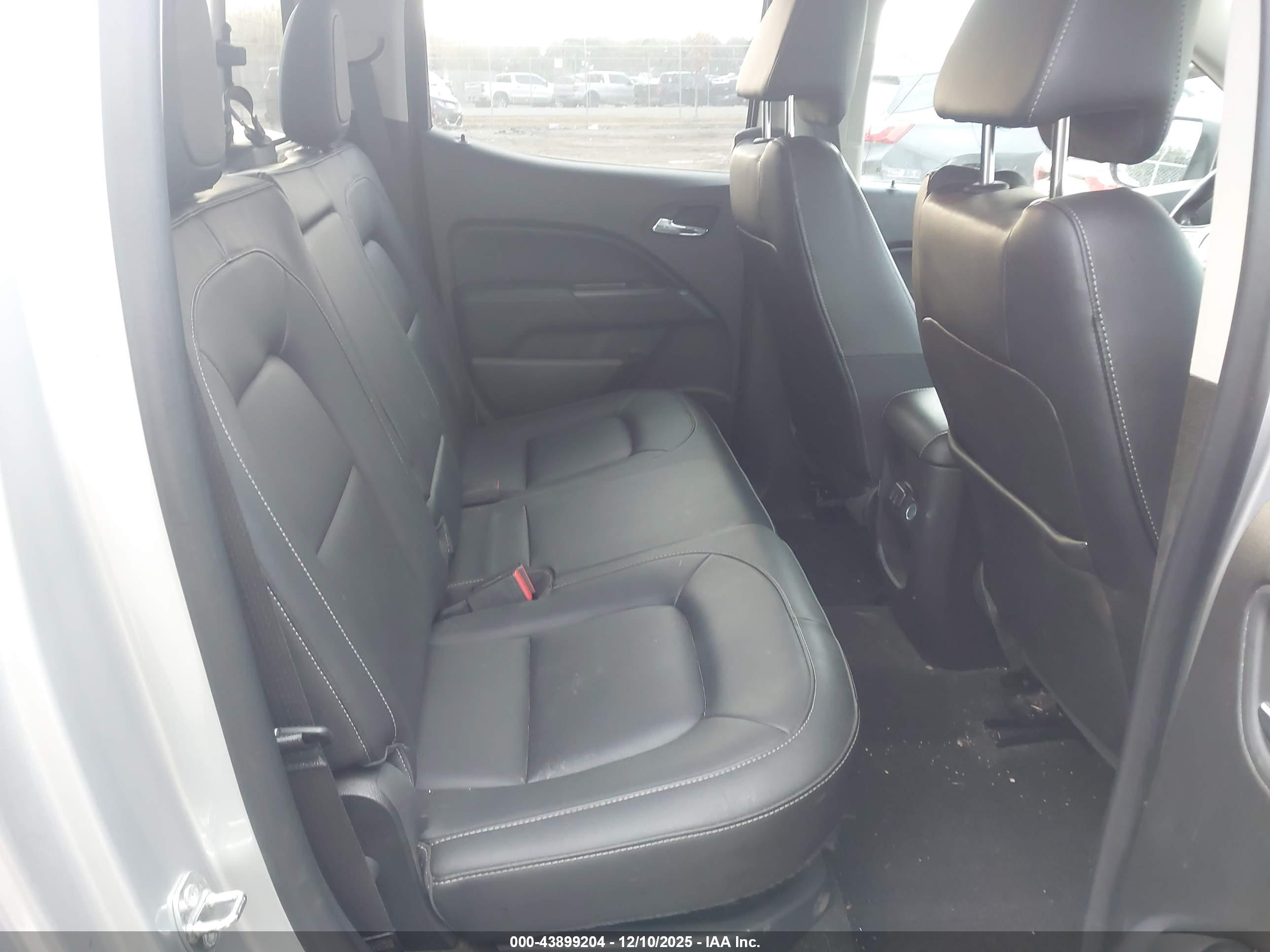GMC CANYON image 8