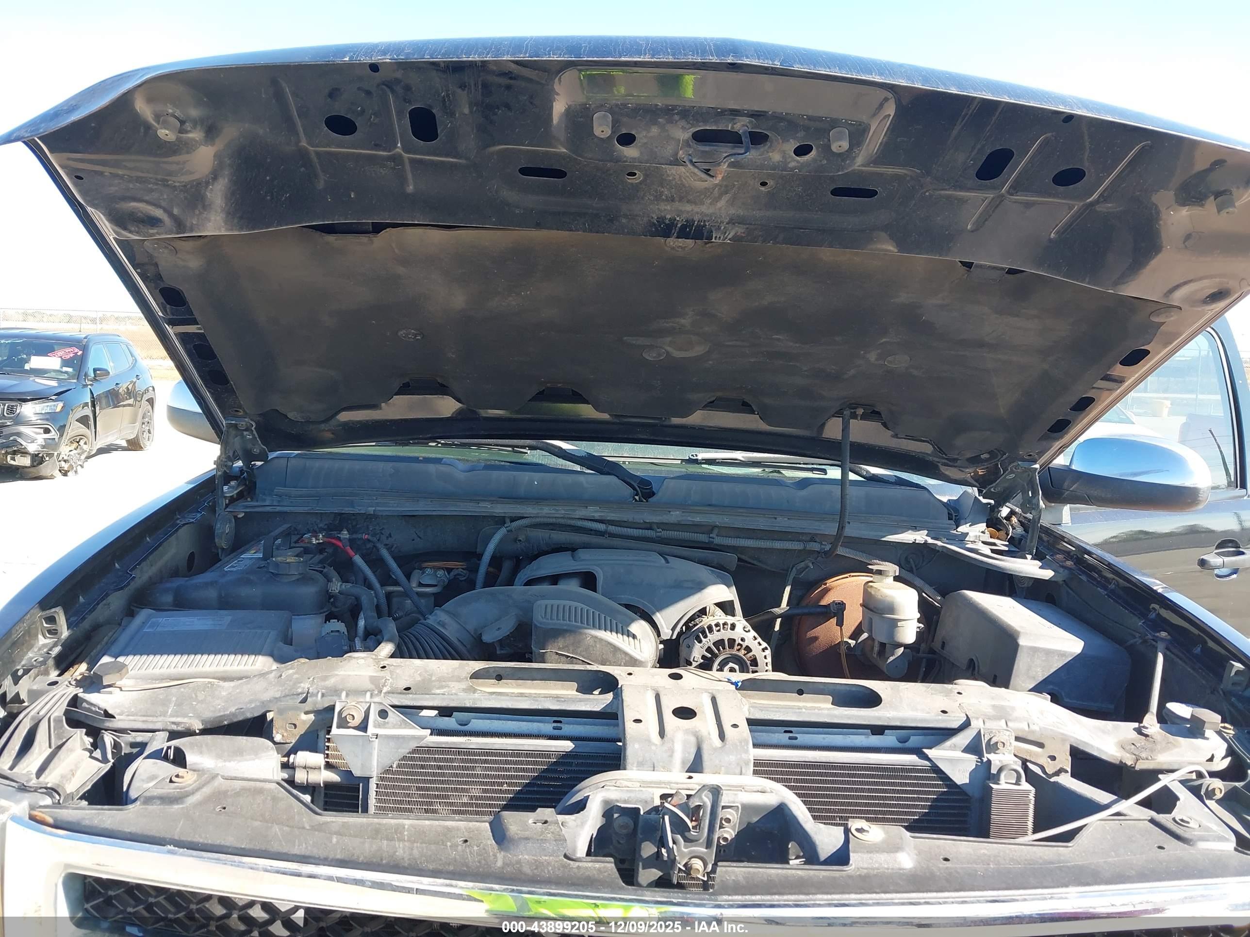 CHEVROLET SILVERADO image 10