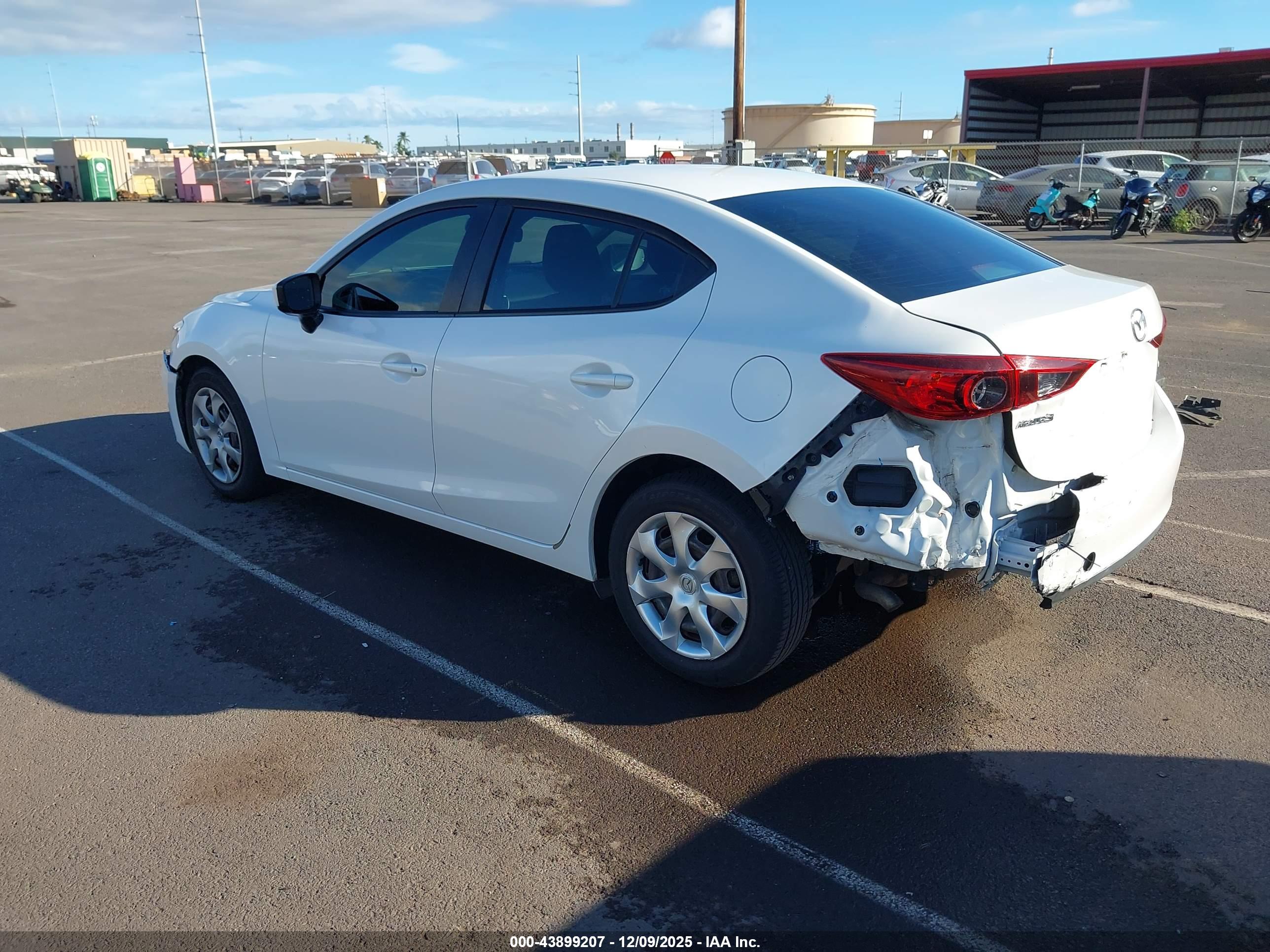 MAZDA MAZDA3 image 3