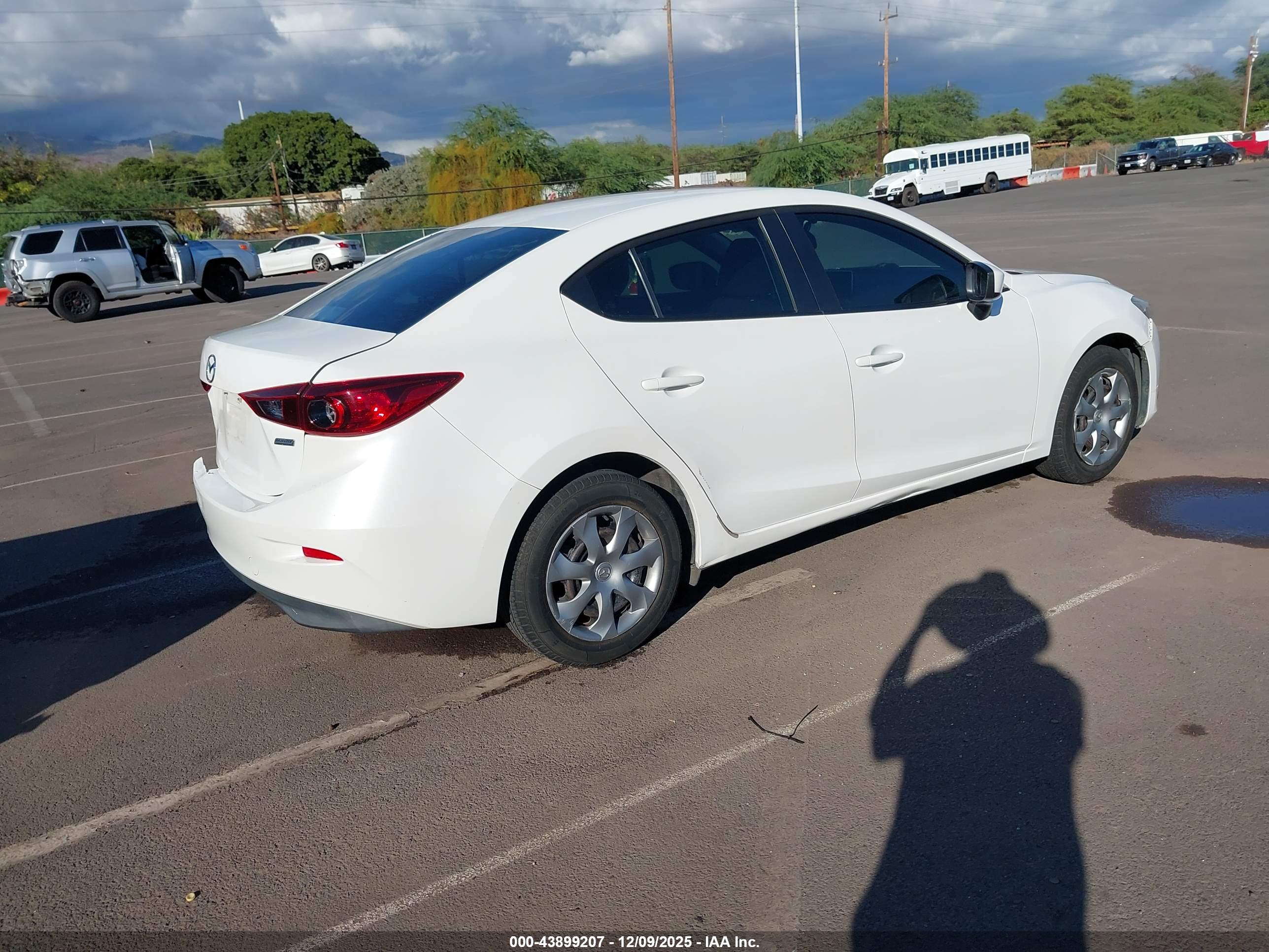 MAZDA MAZDA3 image 4