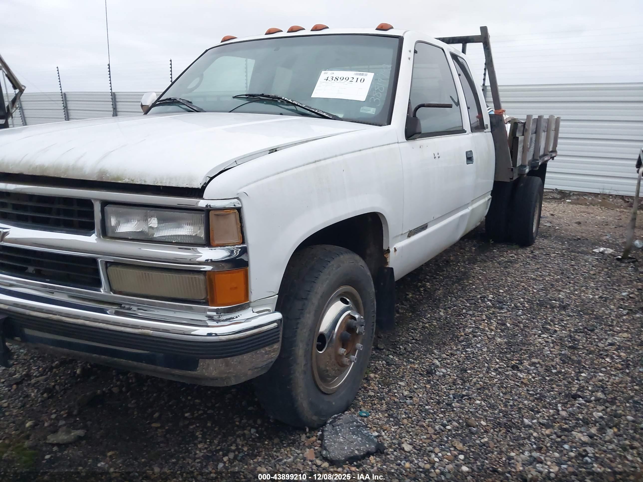 CHEVROLET C3500 image 2