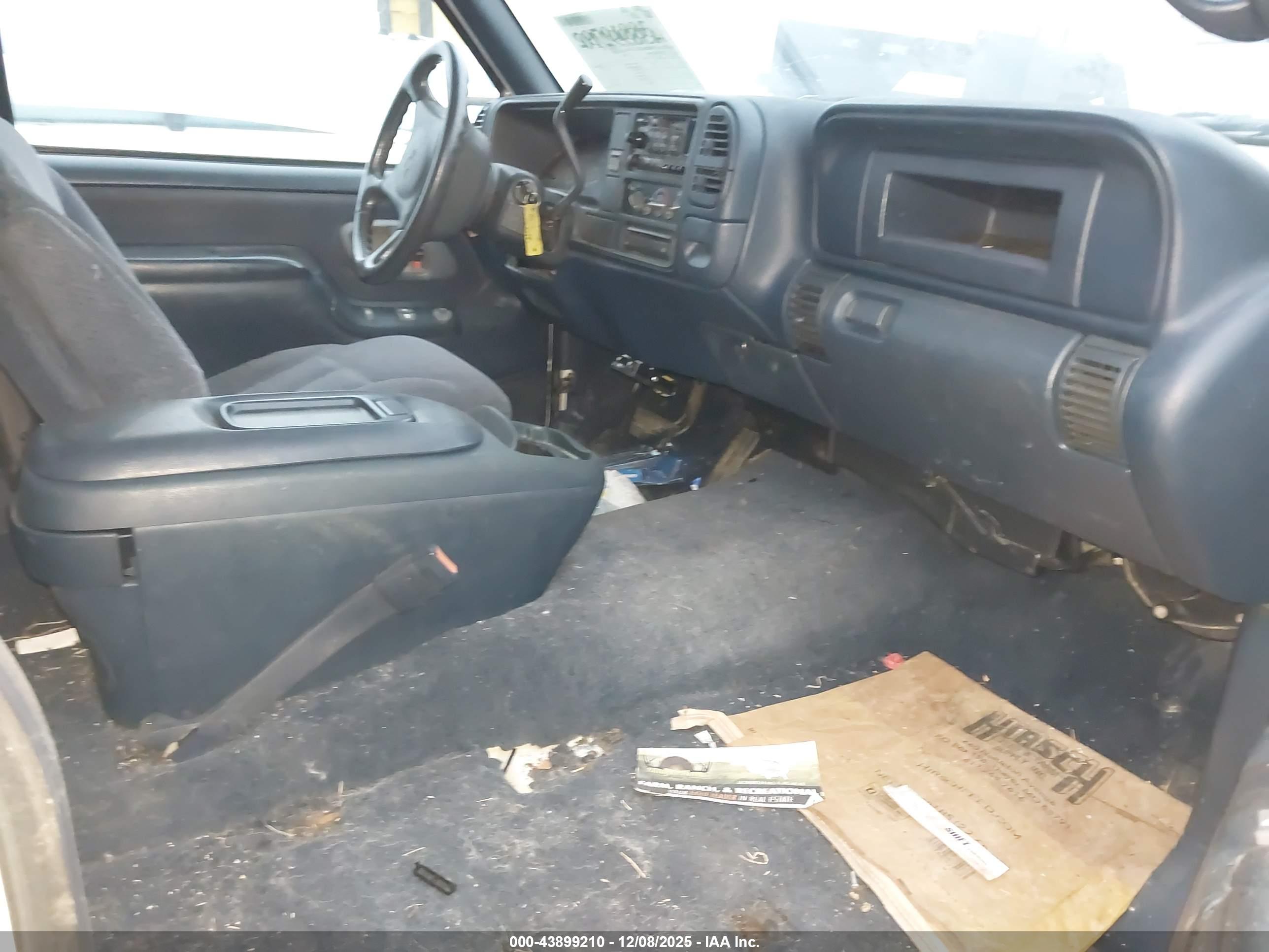 CHEVROLET C3500 image 5