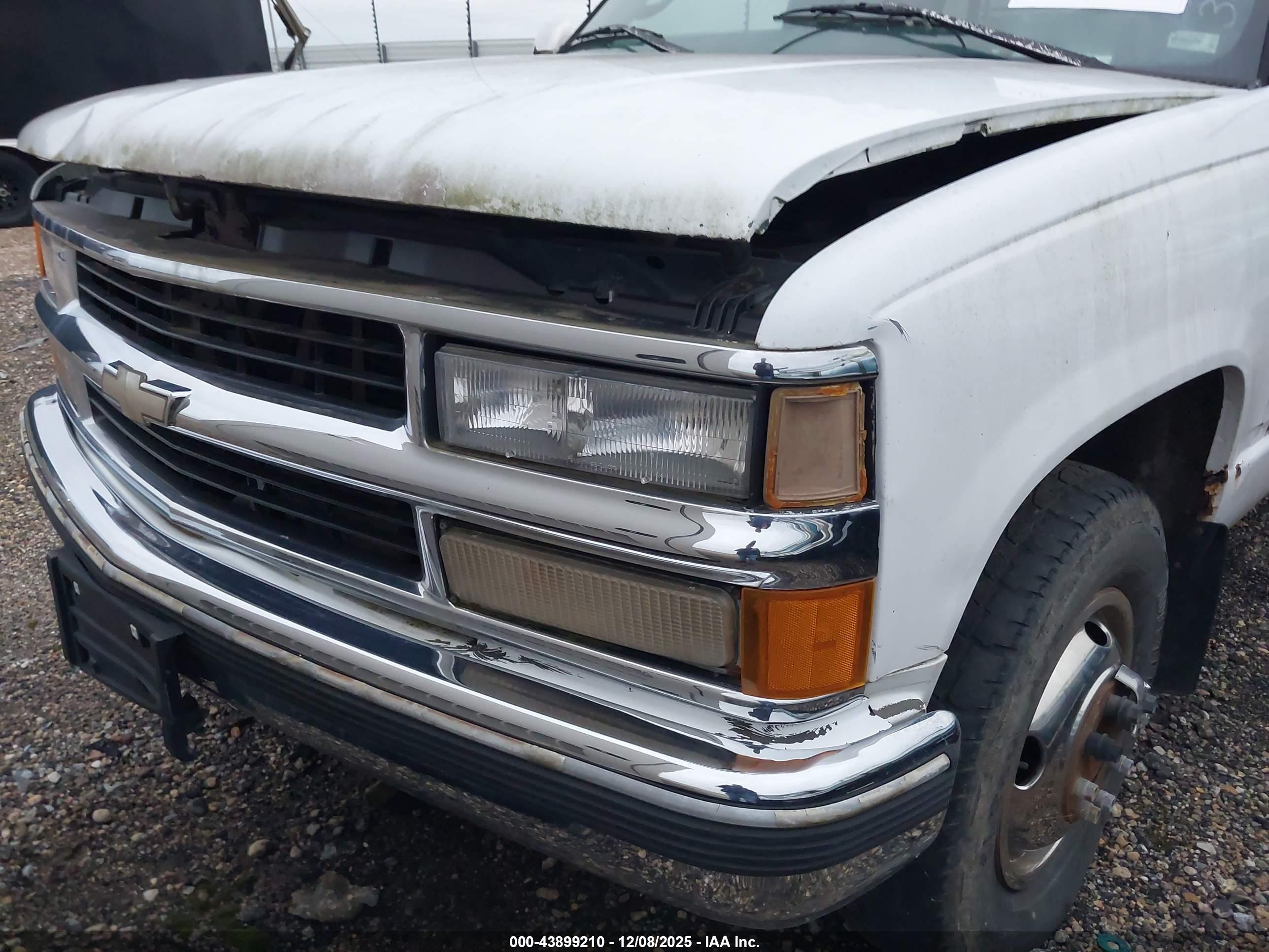 CHEVROLET C3500 image 6