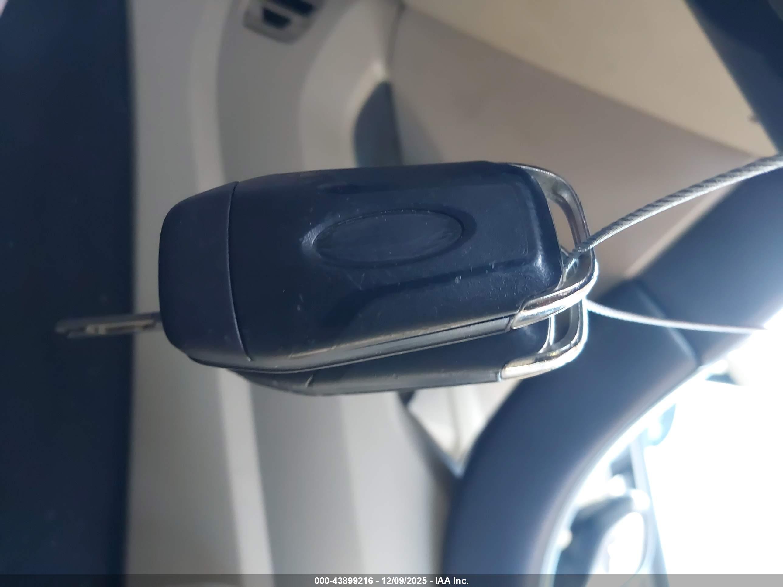 FORD FUSION image 11