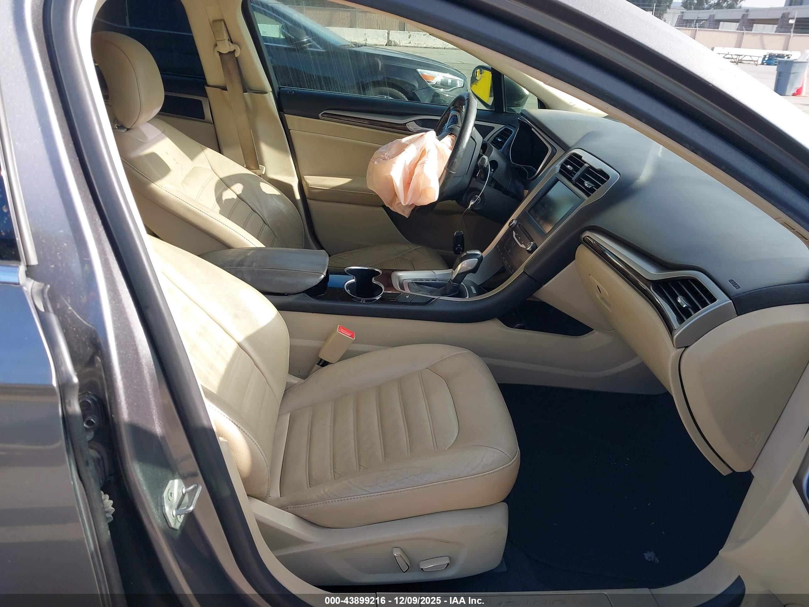 FORD FUSION image 5