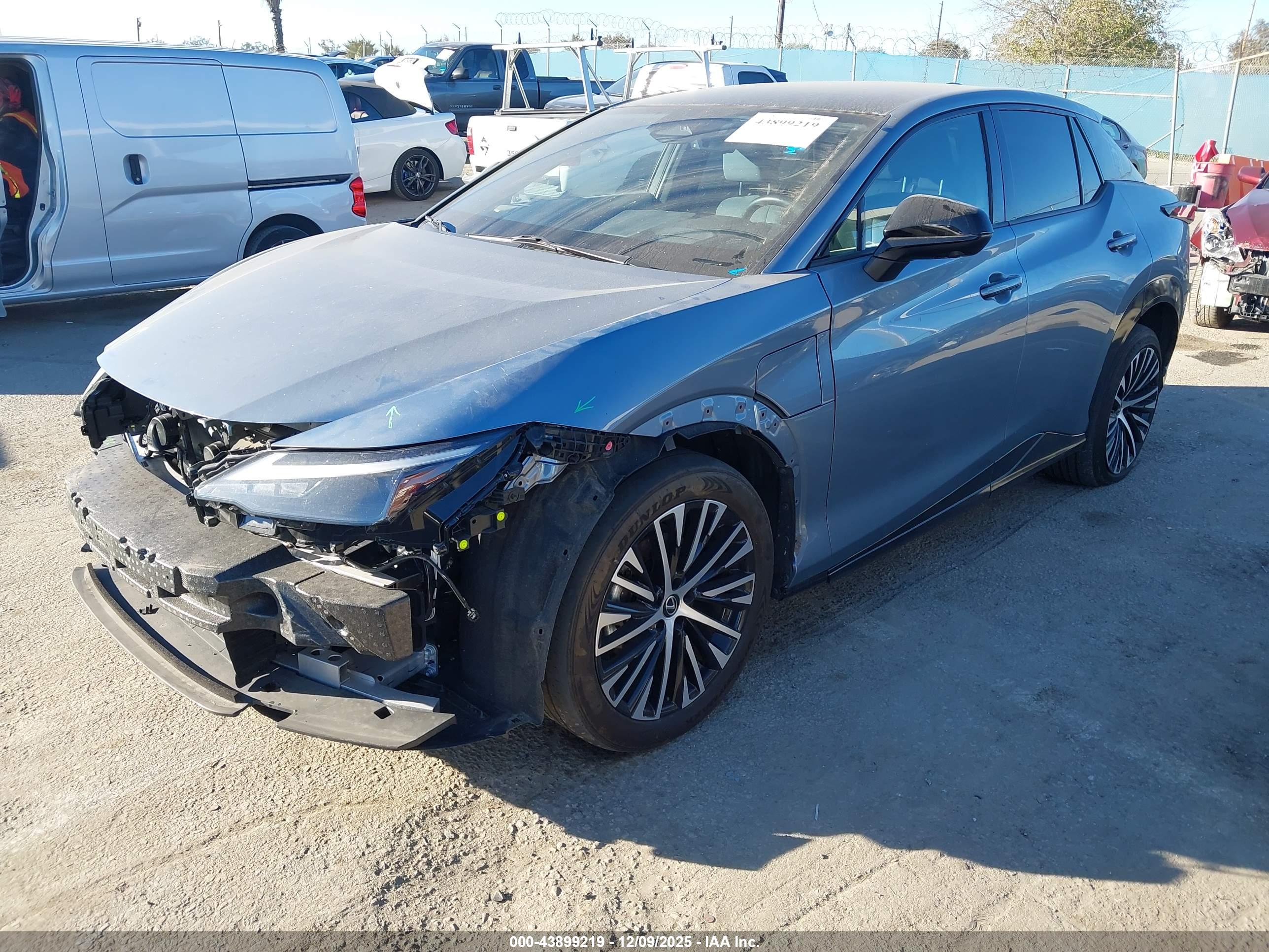 LEXUS RZ image 2