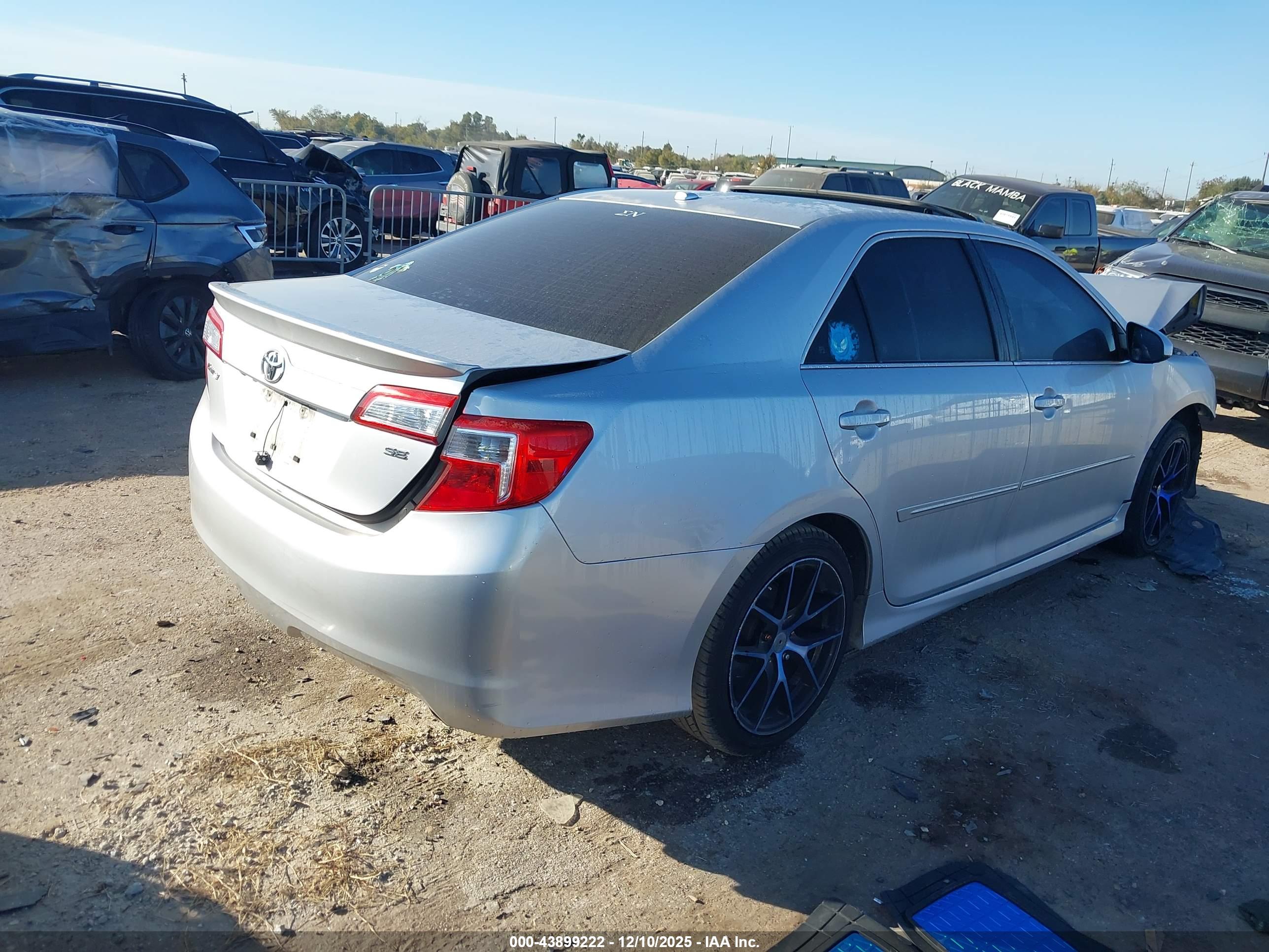 TOYOTA CAMRY image 4