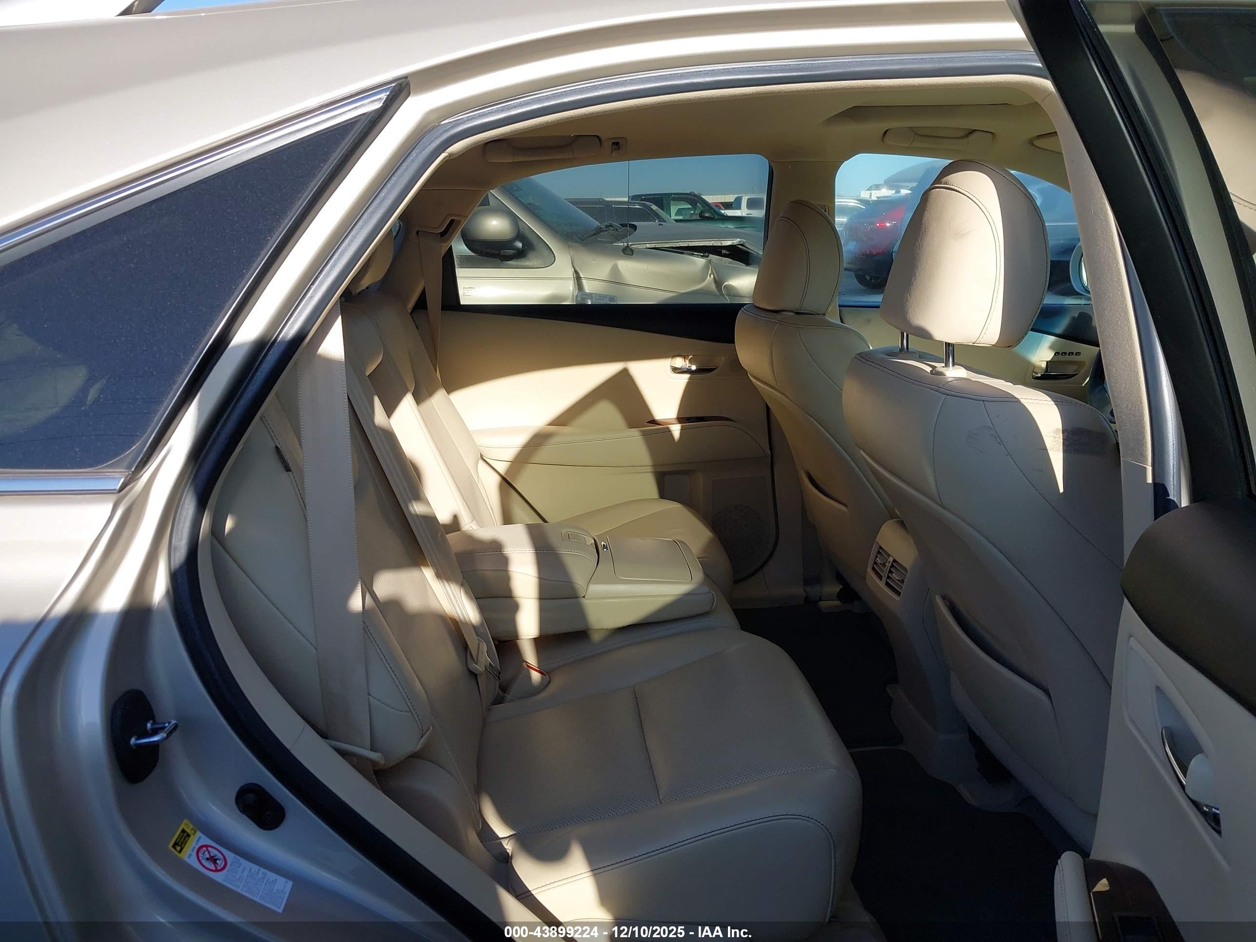 LEXUS RX image 8