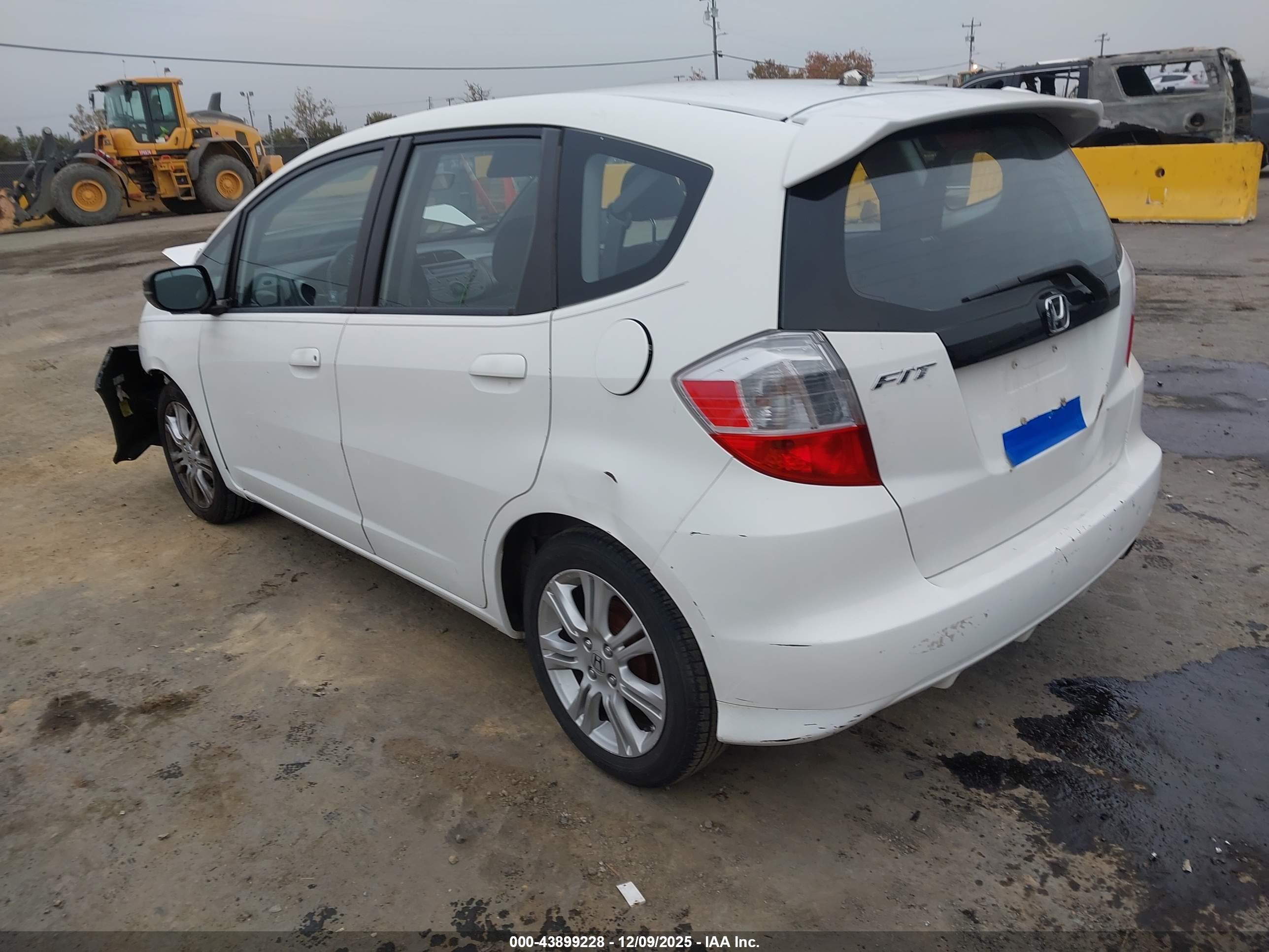 HONDA FIT image 3