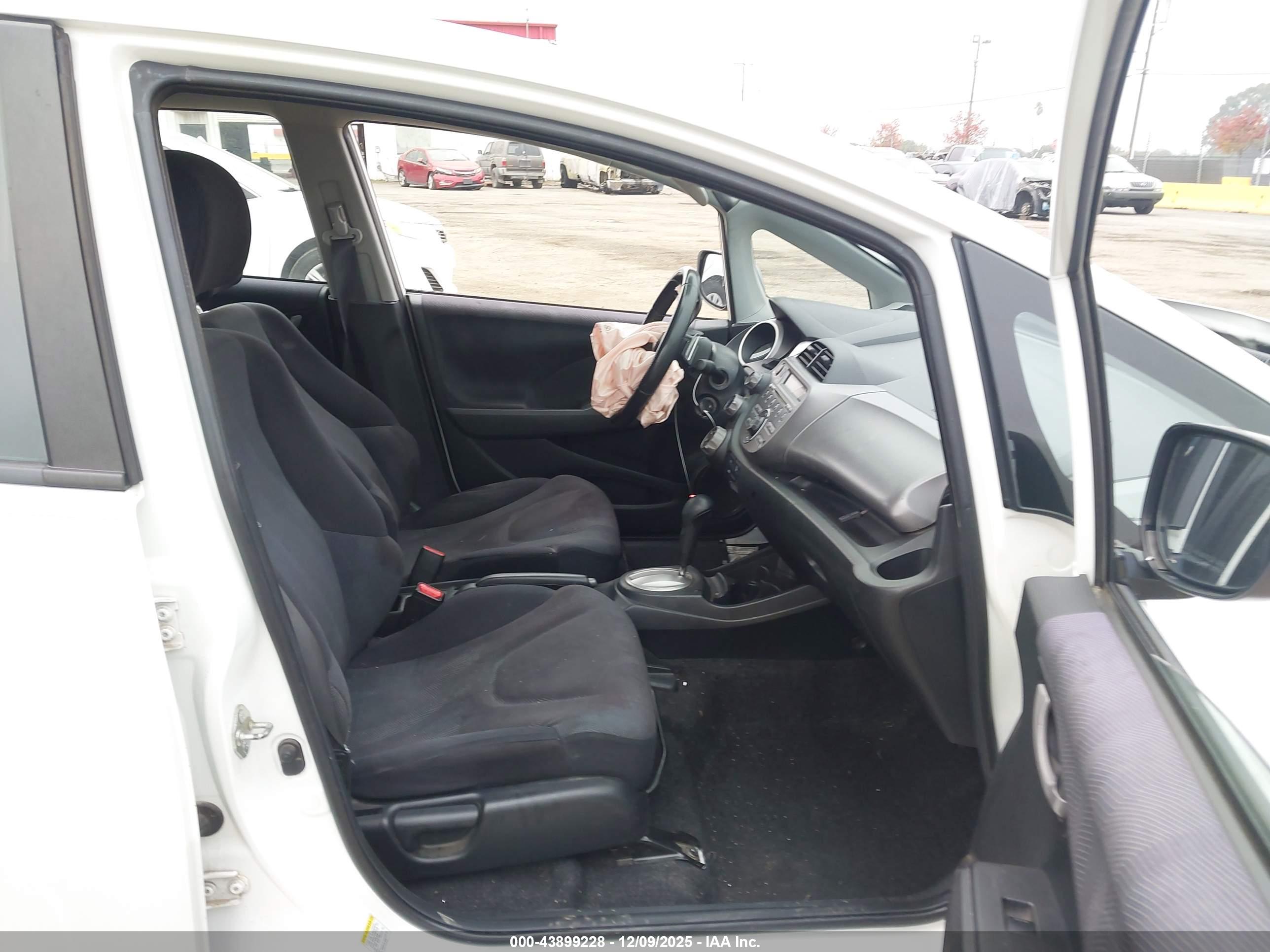HONDA FIT image 5