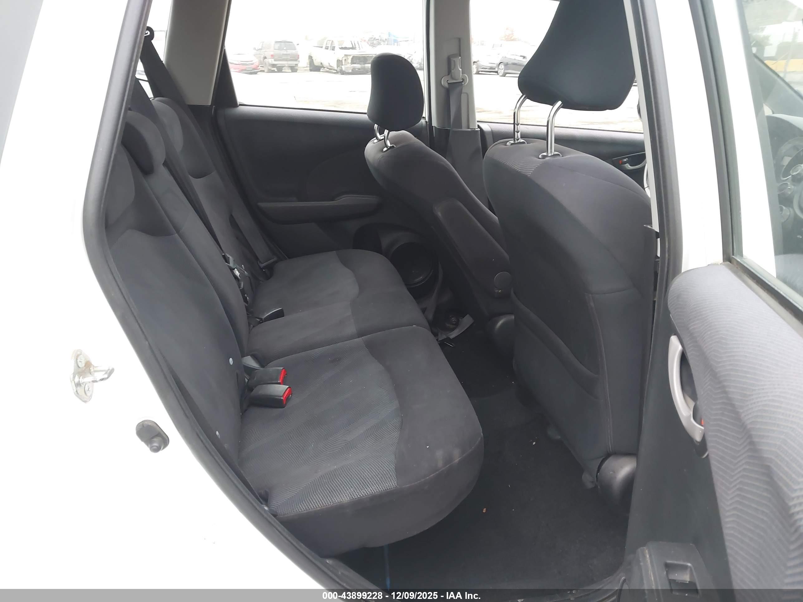 HONDA FIT image 8