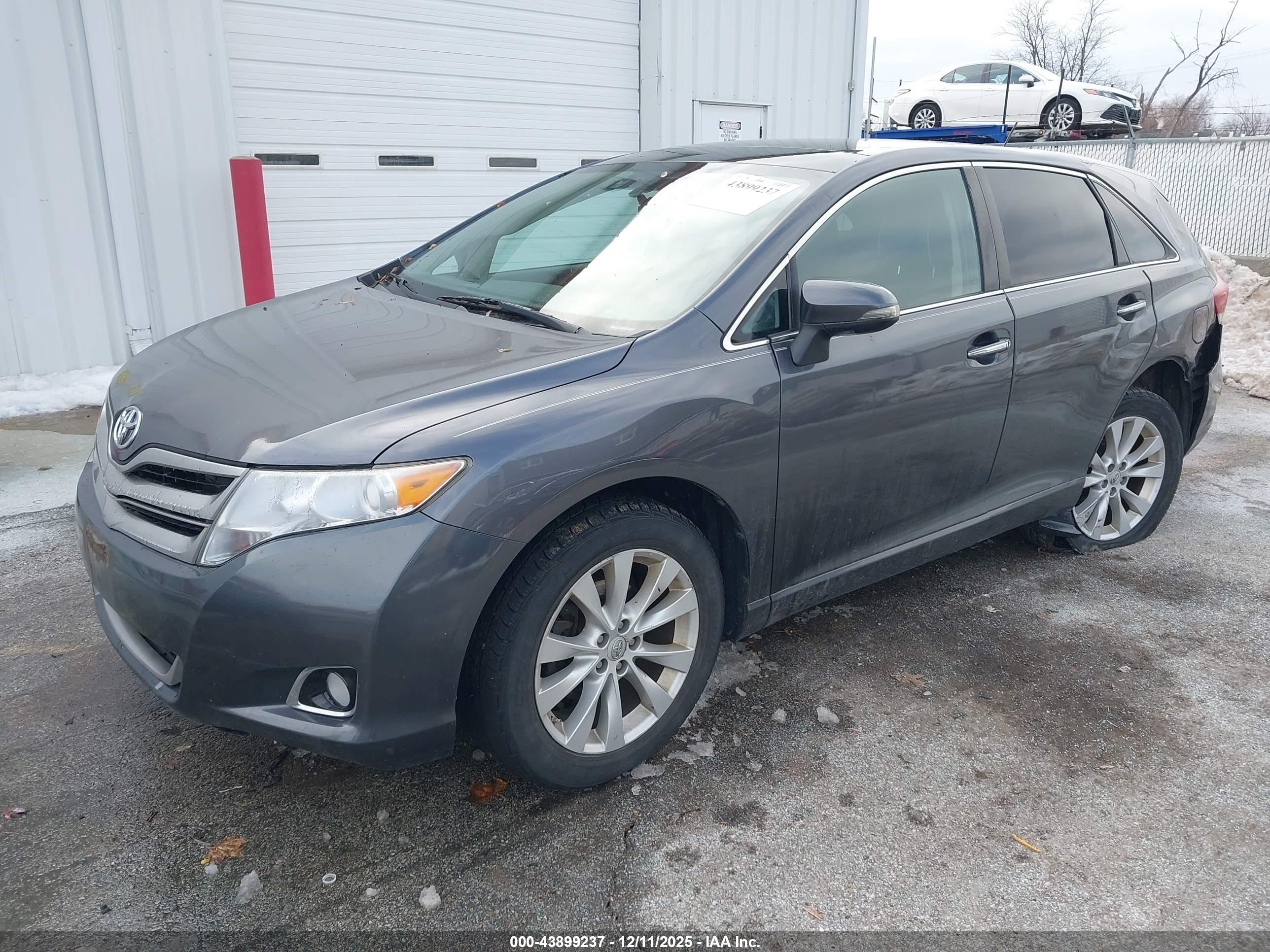 TOYOTA VENZA image 2