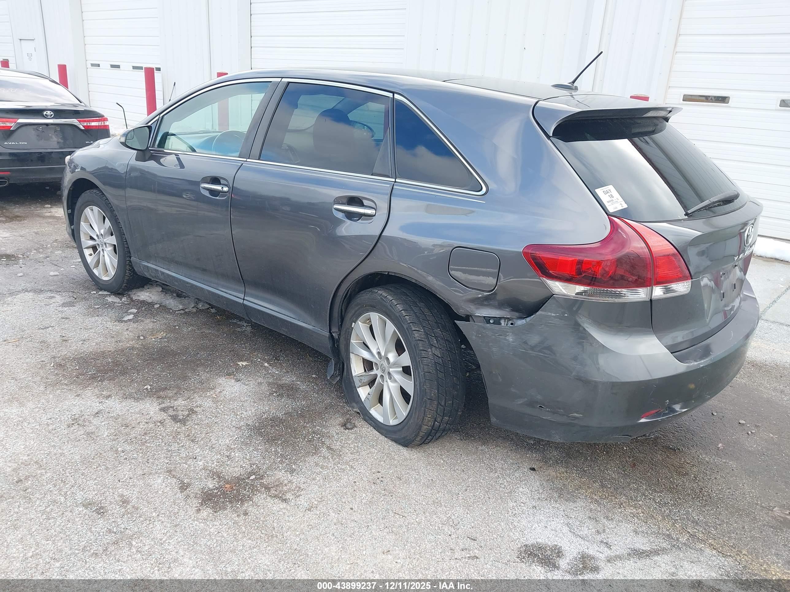 TOYOTA VENZA image 3