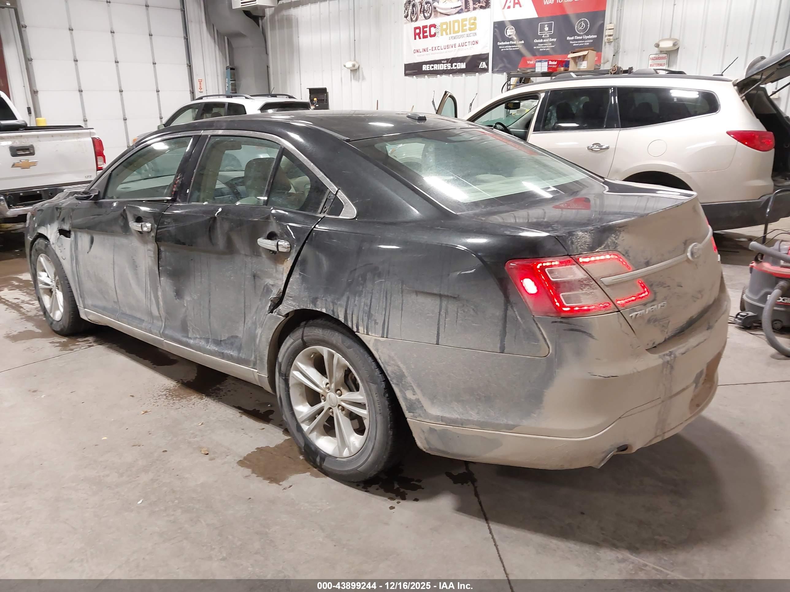 FORD TAURUS image 3
