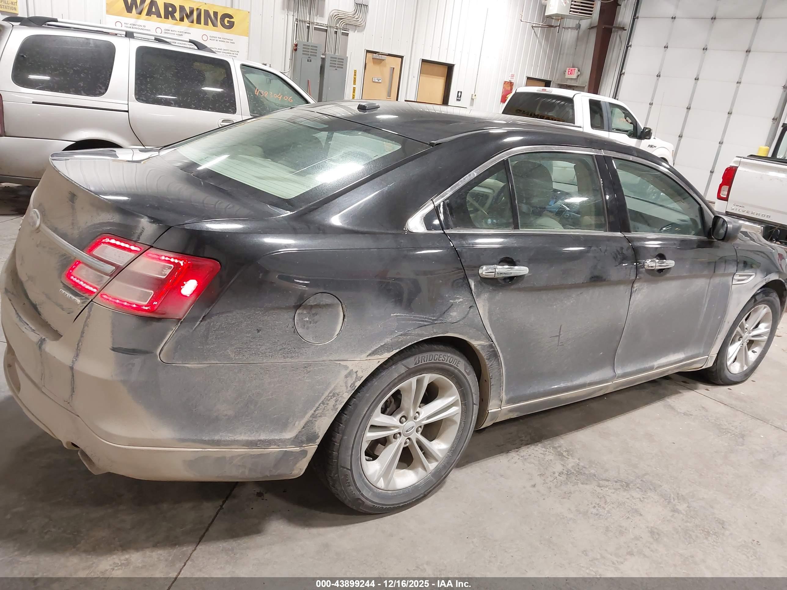 FORD TAURUS image 4