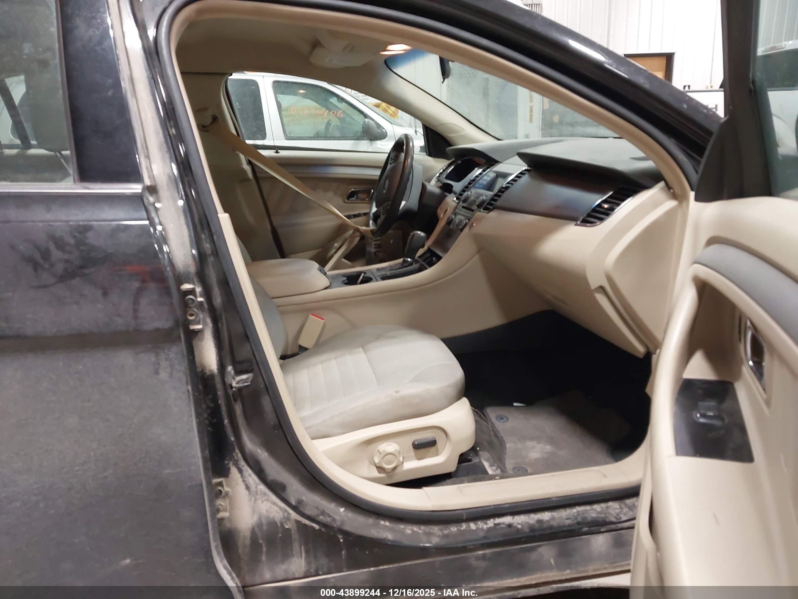 FORD TAURUS image 5