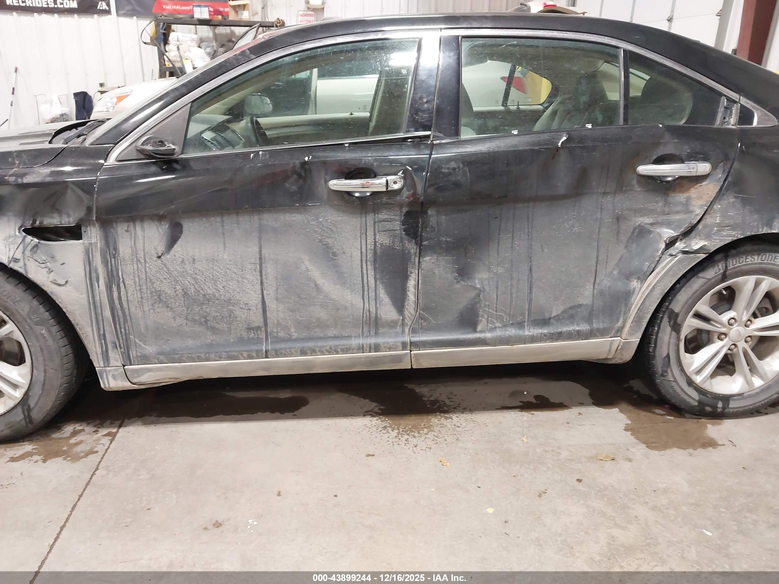 FORD TAURUS image 6