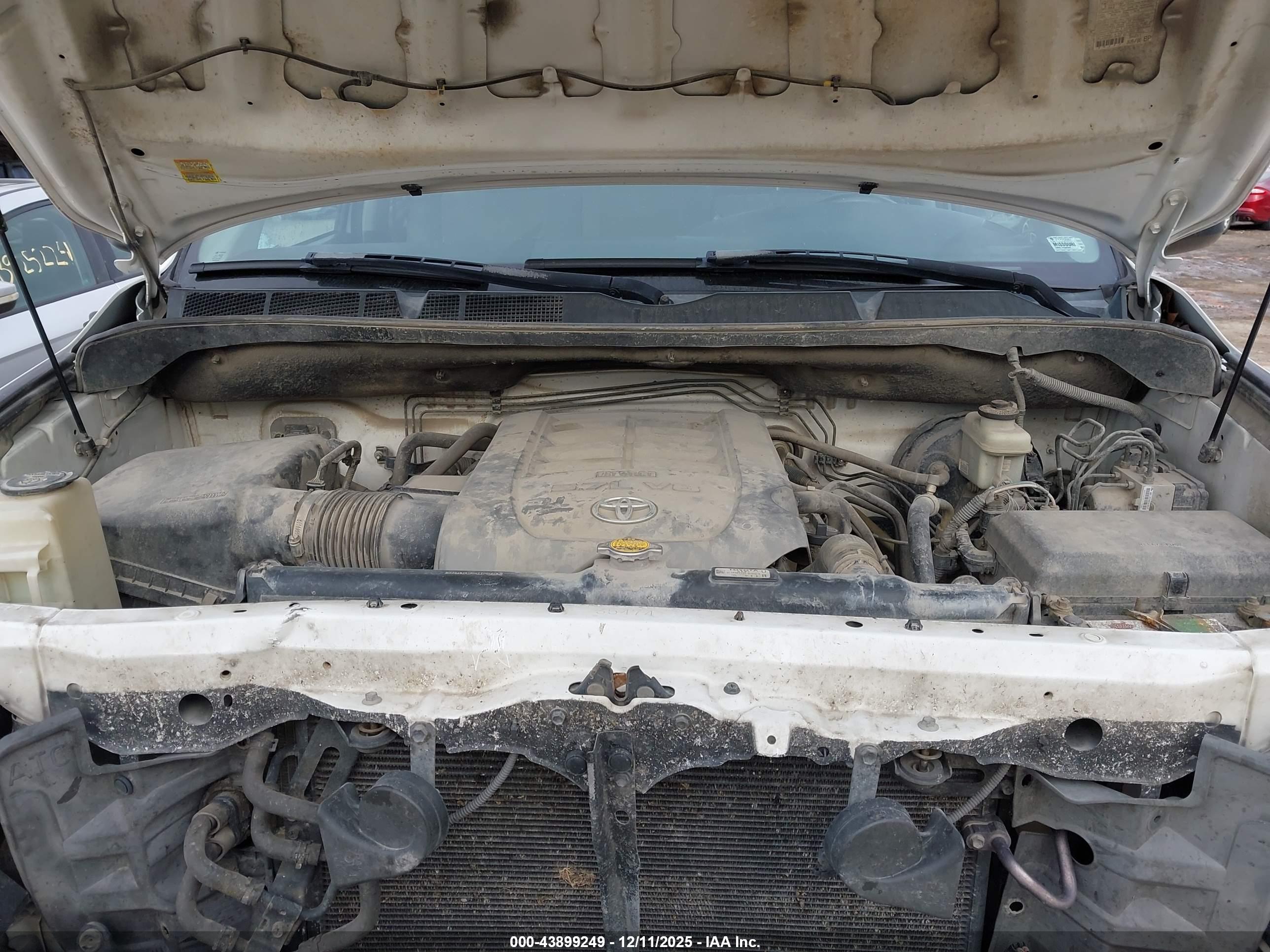 TOYOTA TUNDRA image 10