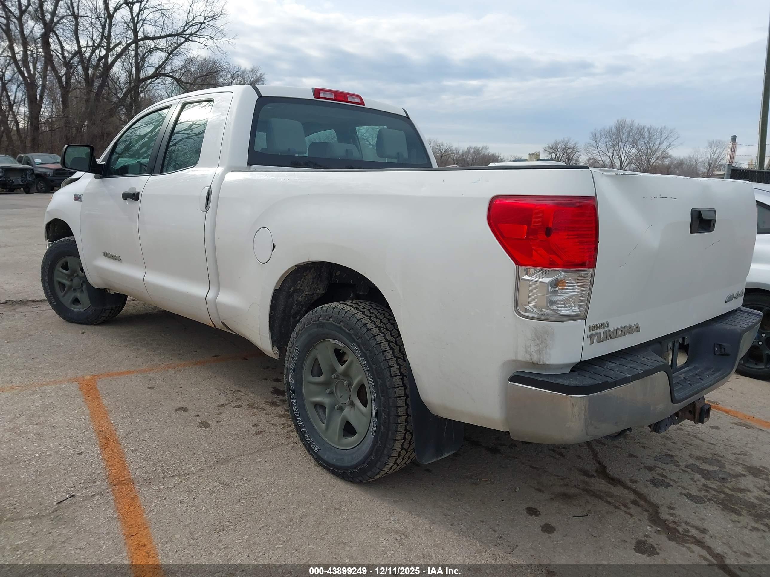 TOYOTA TUNDRA image 3