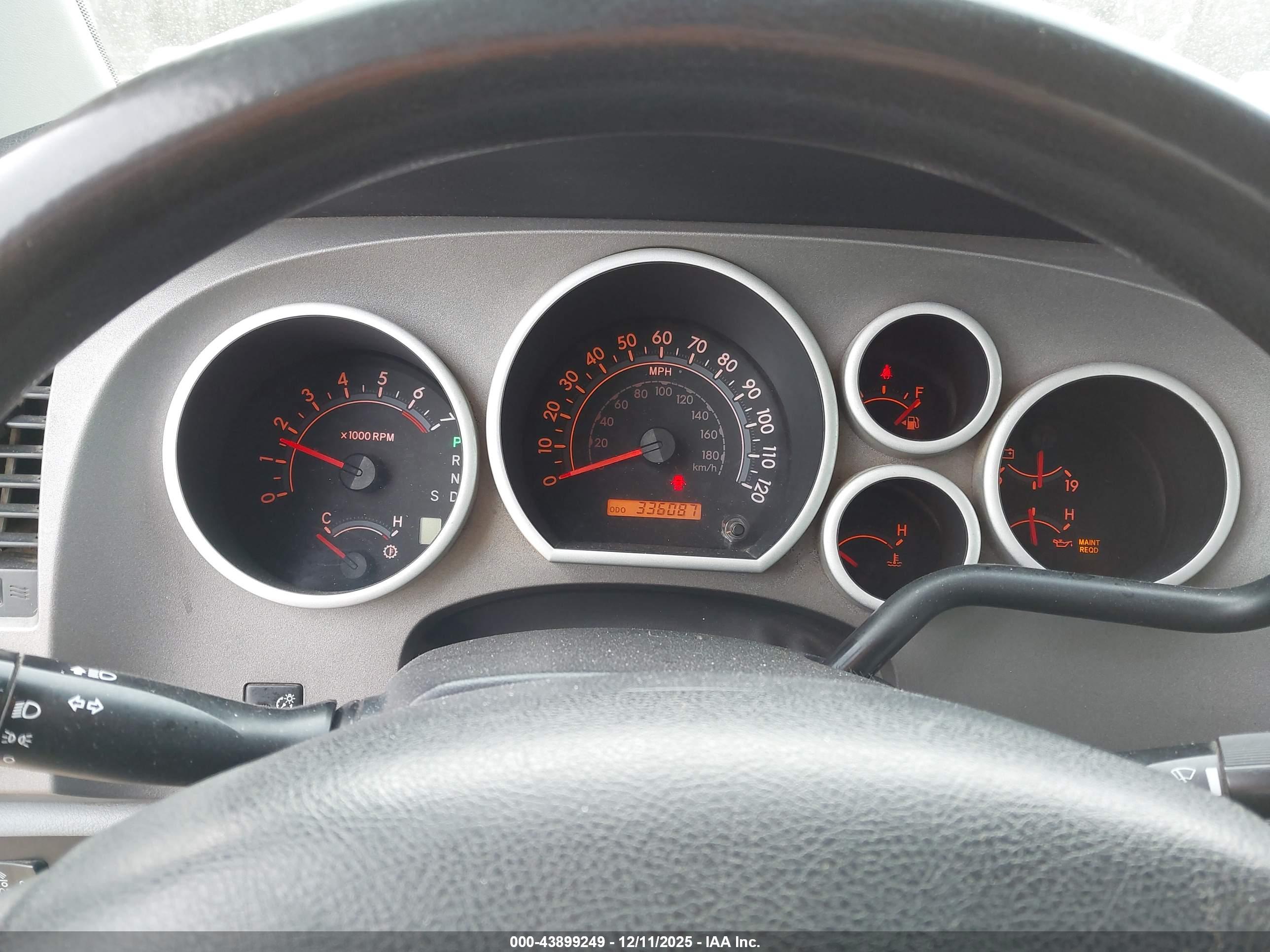 TOYOTA TUNDRA image 7