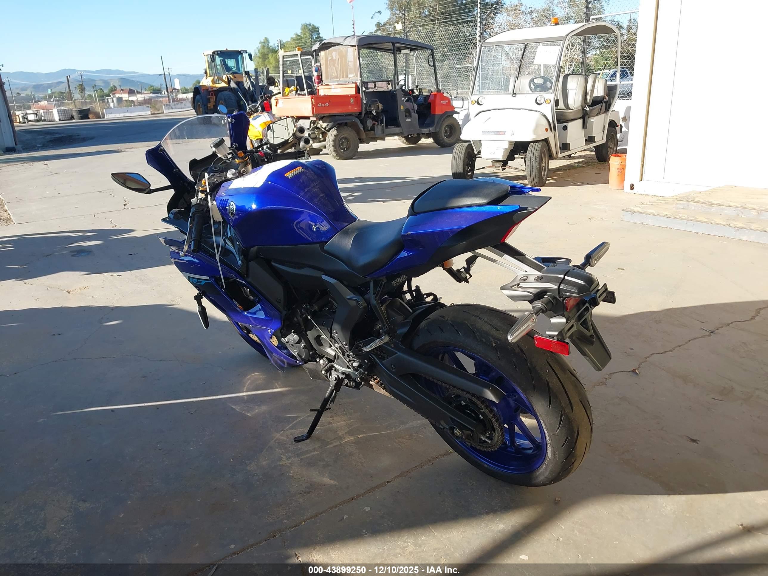 YAMAHA YZFR7 image 3