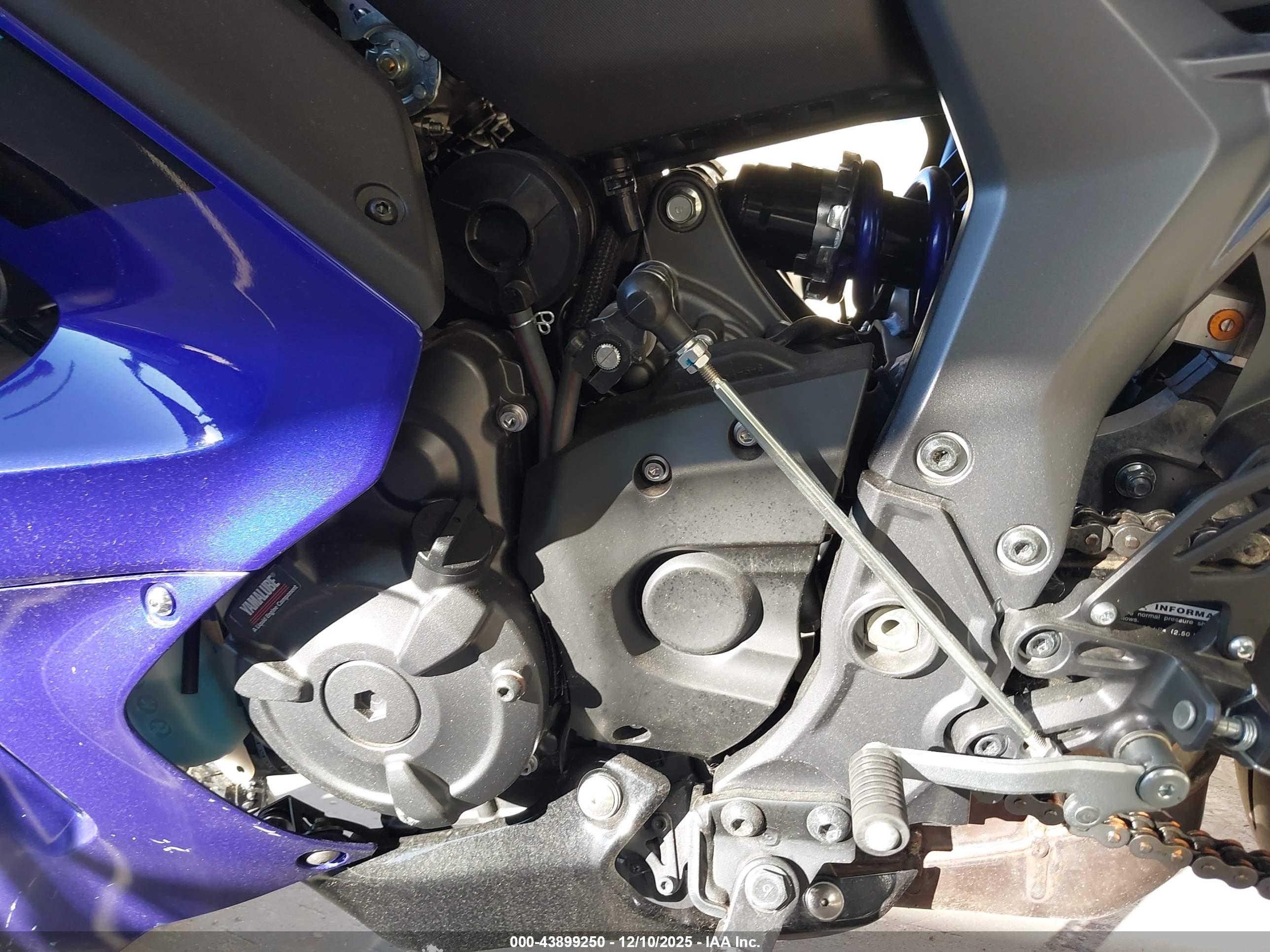 YAMAHA YZFR7 image 9