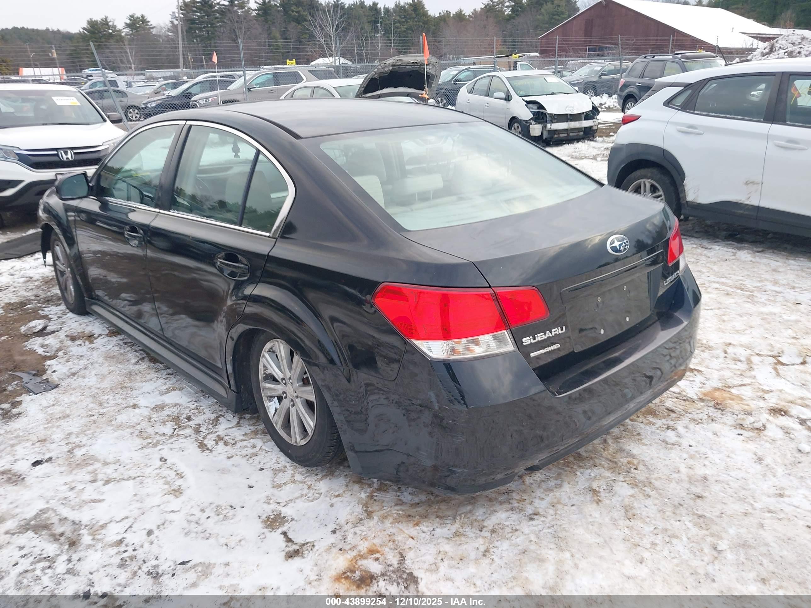 SUBARU LEGACY image 3