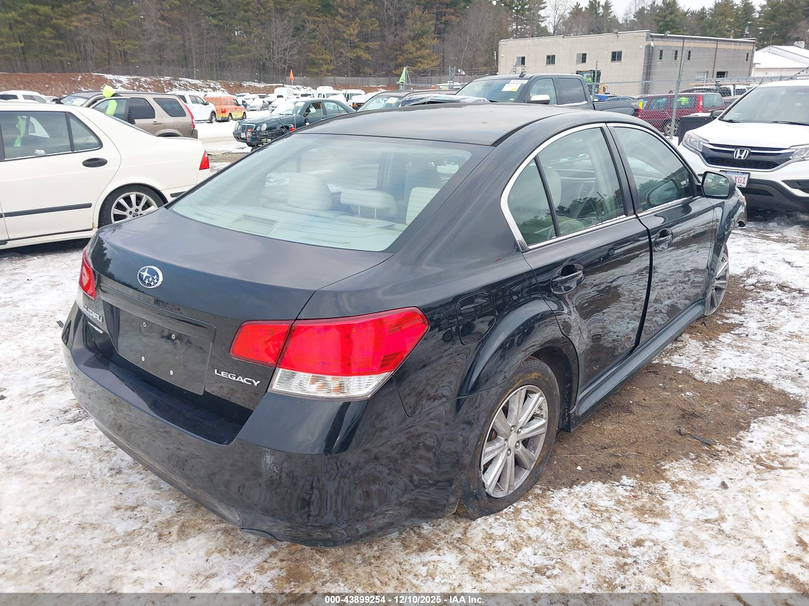 SUBARU LEGACY image 4