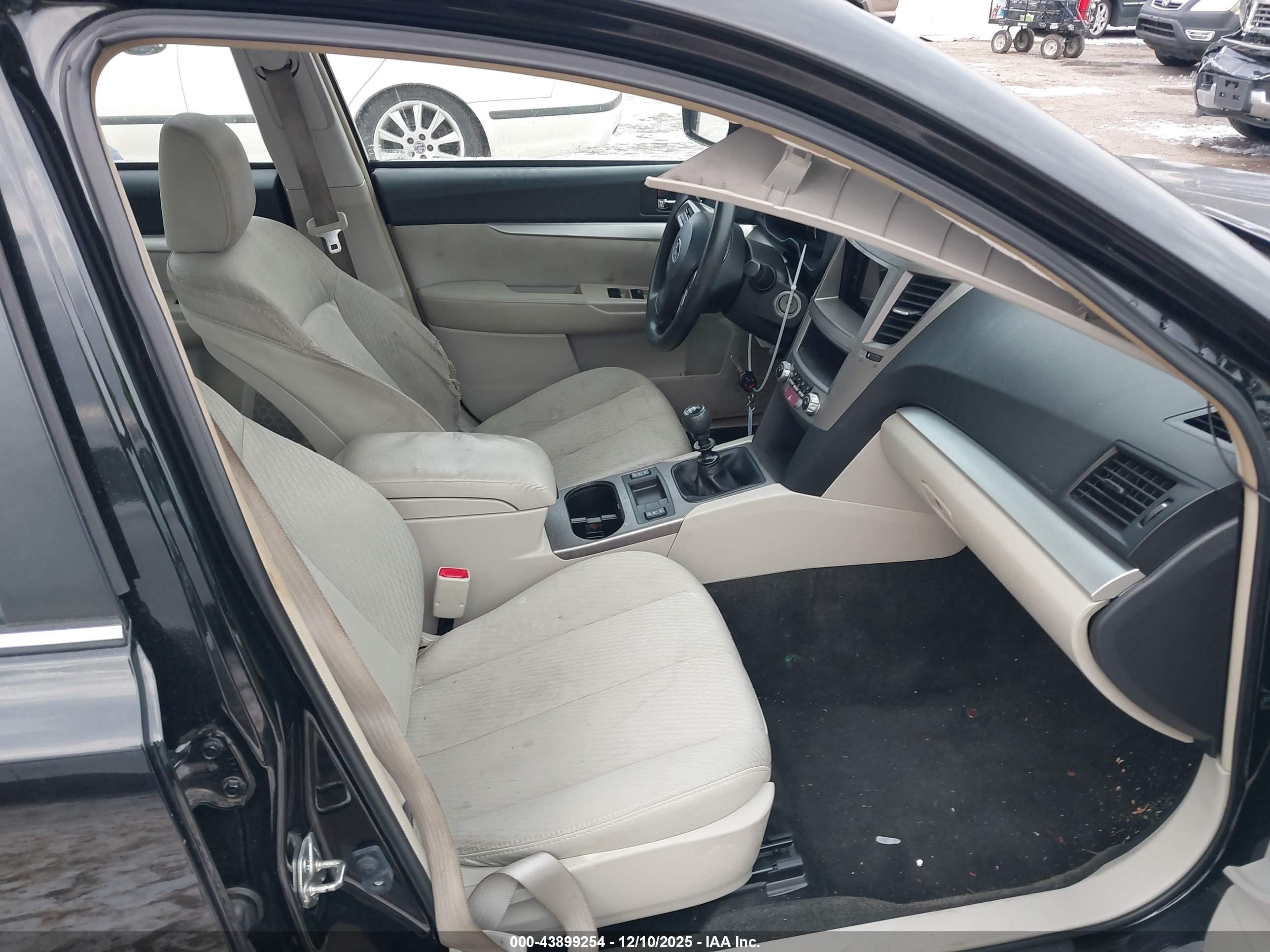 SUBARU LEGACY image 5
