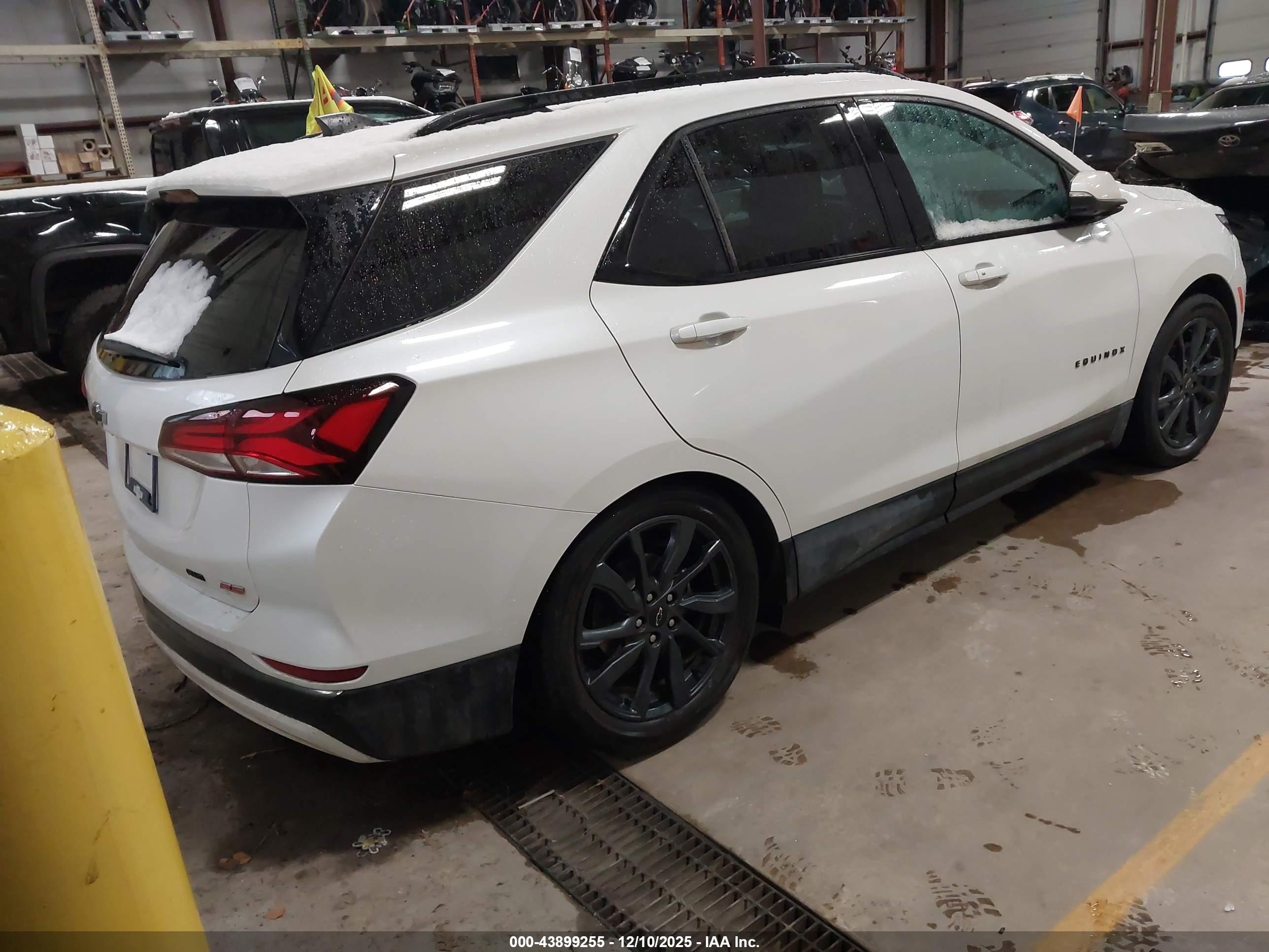 CHEVROLET EQUINOX image 4
